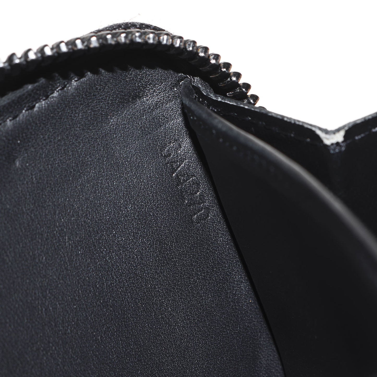 LV アエログラム ジッピー ウォレット (M69831)