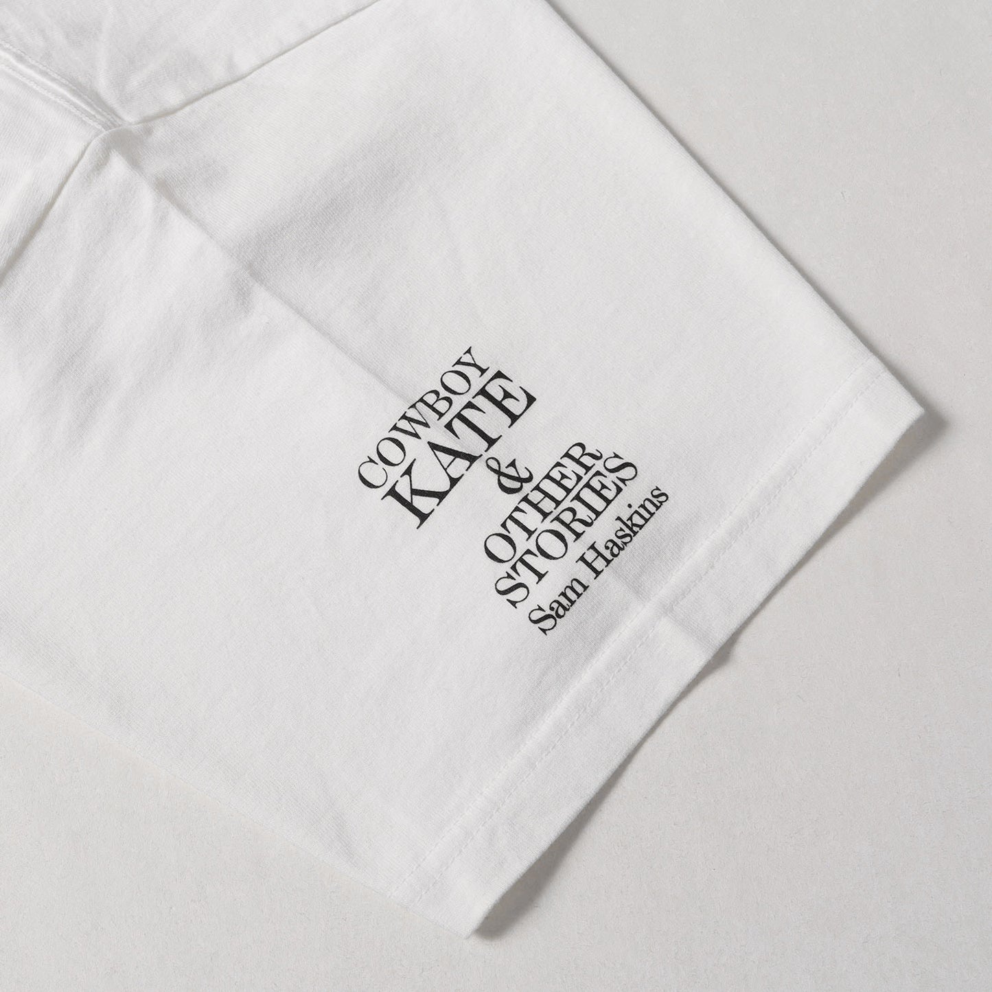 25AW × Stie-lo × Sam Haskins カウボーイ・ケイト フォトグラフィック Tシャツ (Sam Haskins × Stie-lo kate Tee)