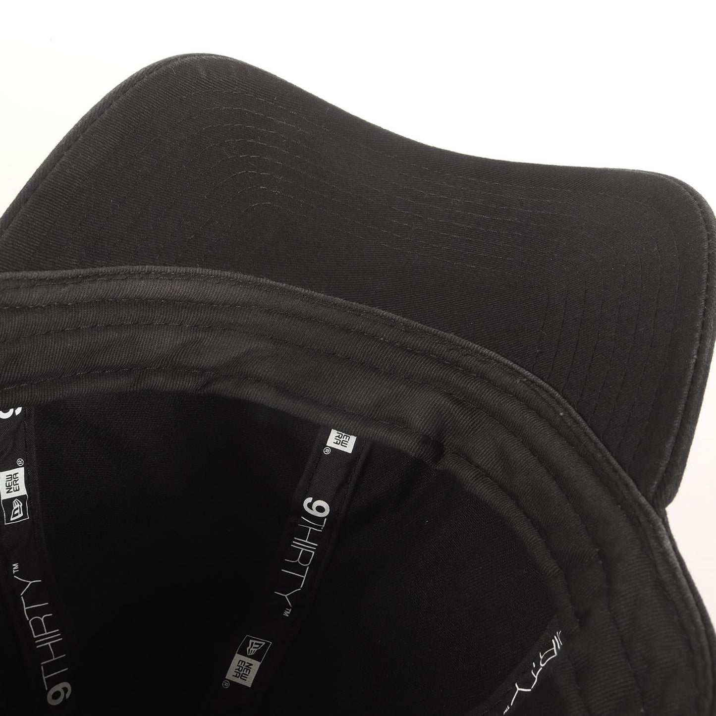 × New Era 9THIRTY メタルプレート キャップ (GT-H04-091)