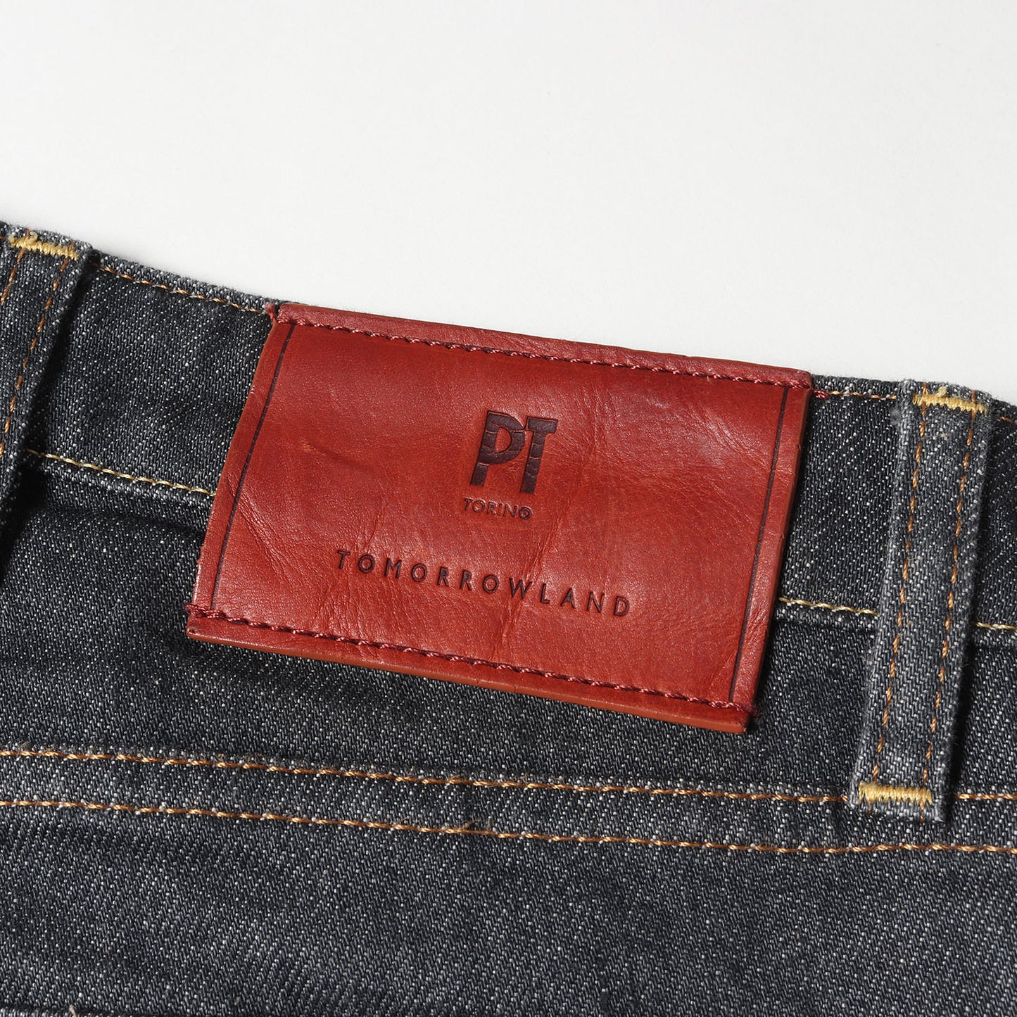 × TOMORROWLAND 別注 ストレッチ スリム デニムパンツ (TOM 1 CVR-PROD-1055-22)