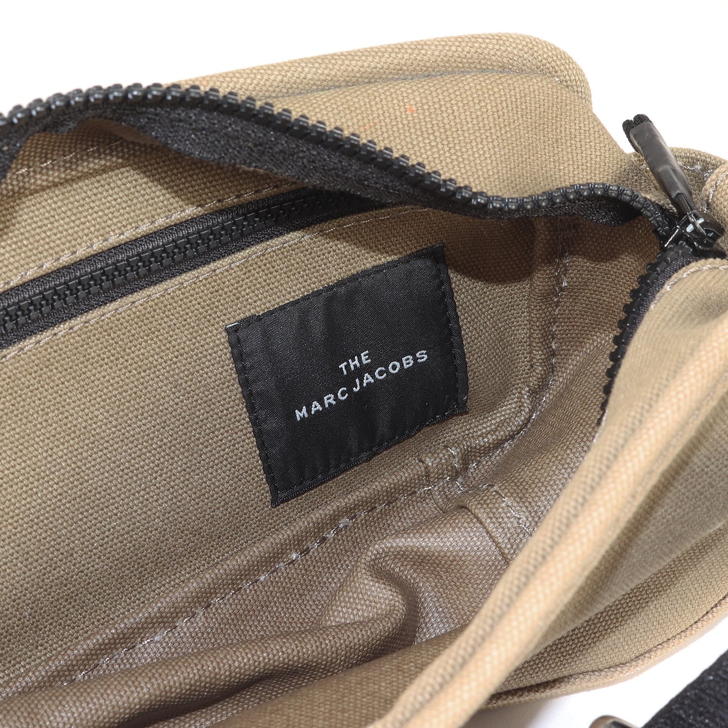ロゴ キャンバス ショルダー バッグ (THE CAMERA BAG)