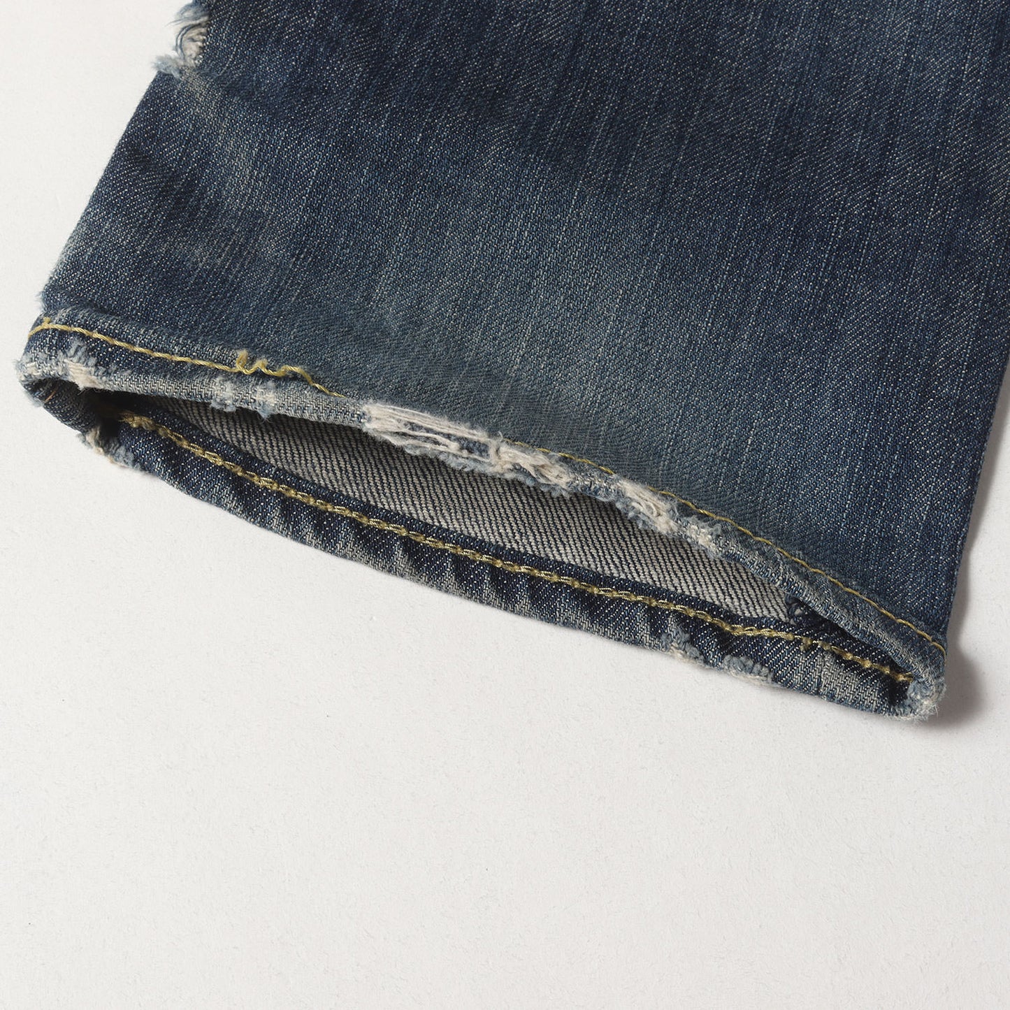 スタッズ付き ストレッチ デニムパンツ