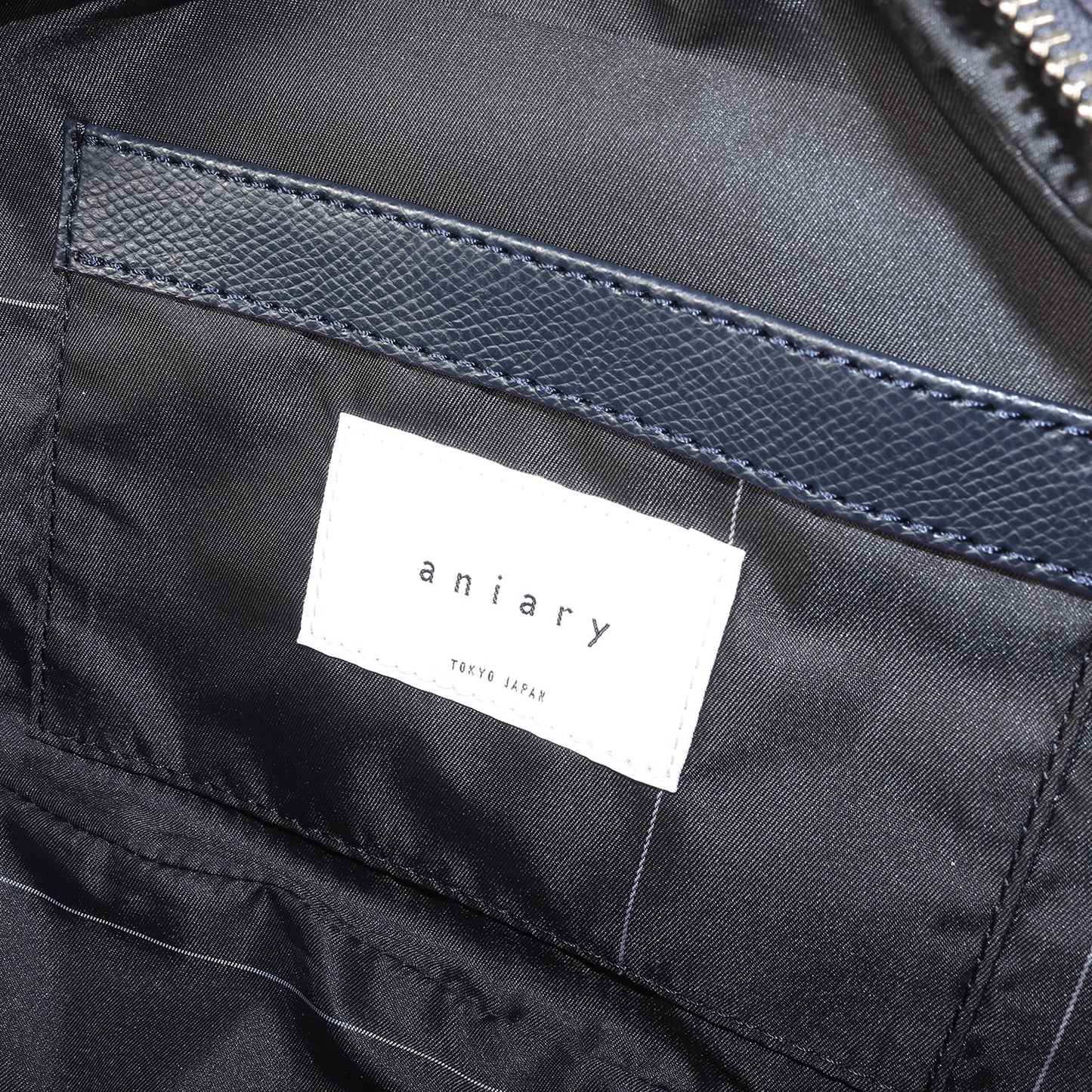 現行モデル エスフィルム レザー ボディバッグ / MADE IN JAPAN