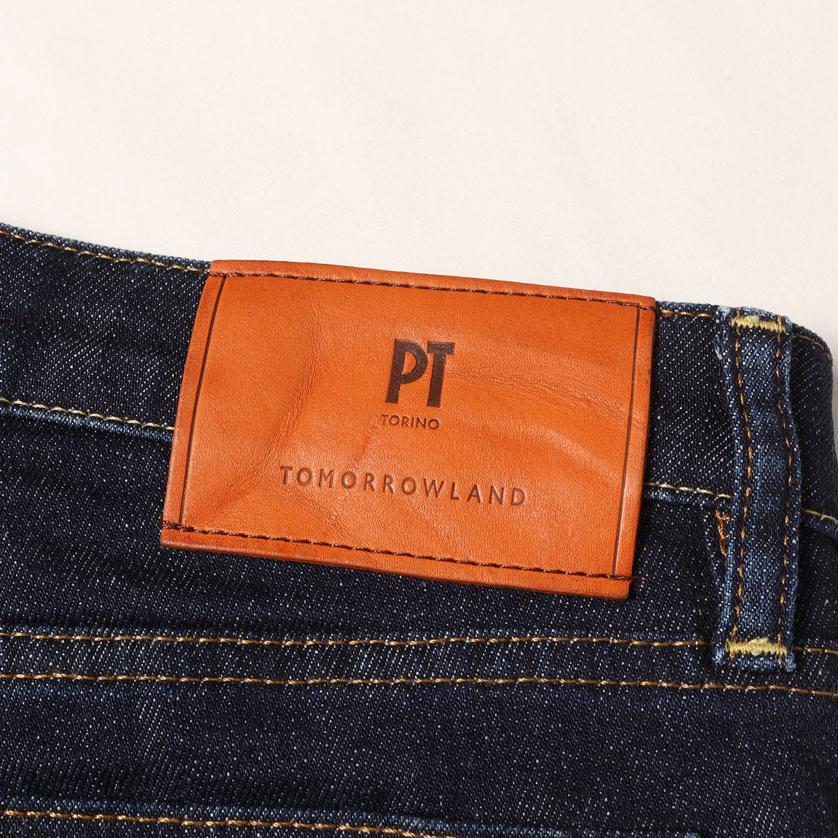 × TOMORROWLAND 別注 ストレッチ スリム デニムパンツ (TOM 1 CVR-PROD-783-24)