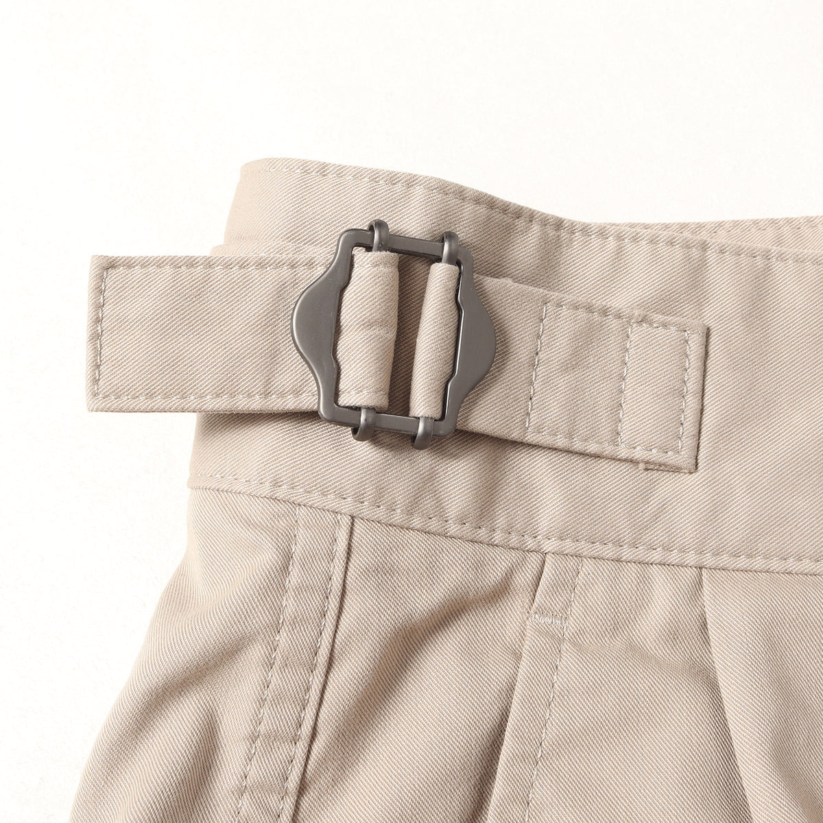 ツータック チノ パンツ (Santiago Chino Pants)