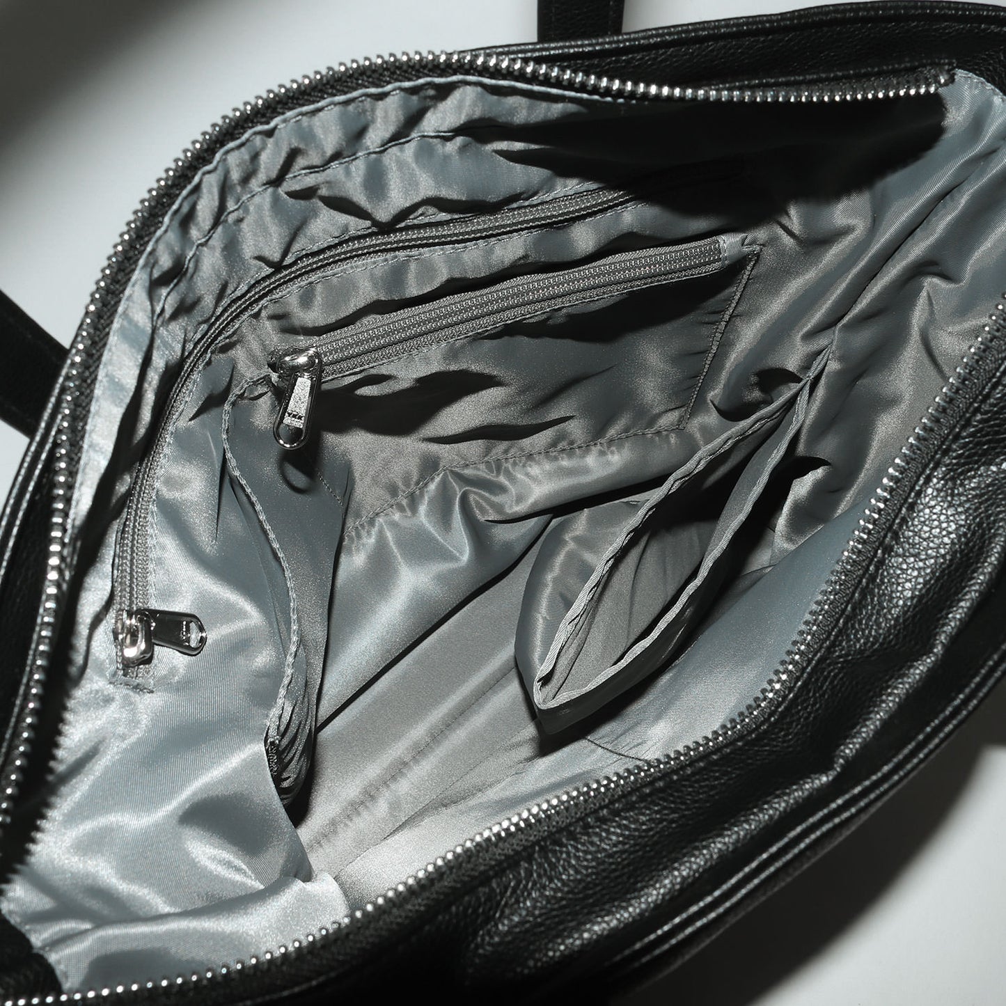 25AW WEB限定 GLR レザーライク ファンクショナル トートバッグ