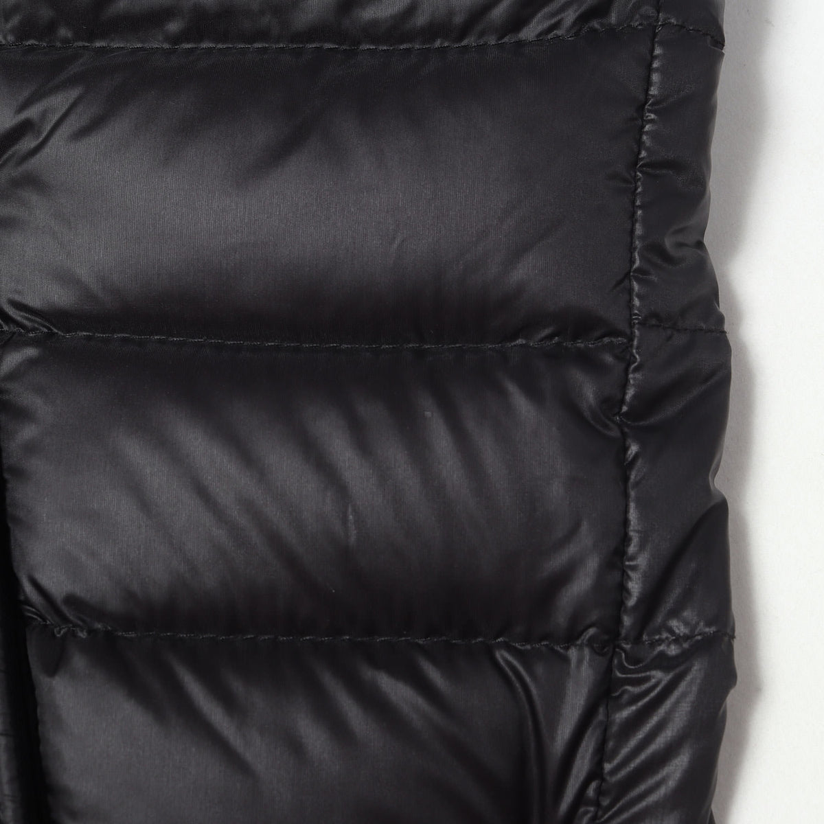 ダブルジップ フード ナイロン ダウンベスト (CYRIAQUE GILET)