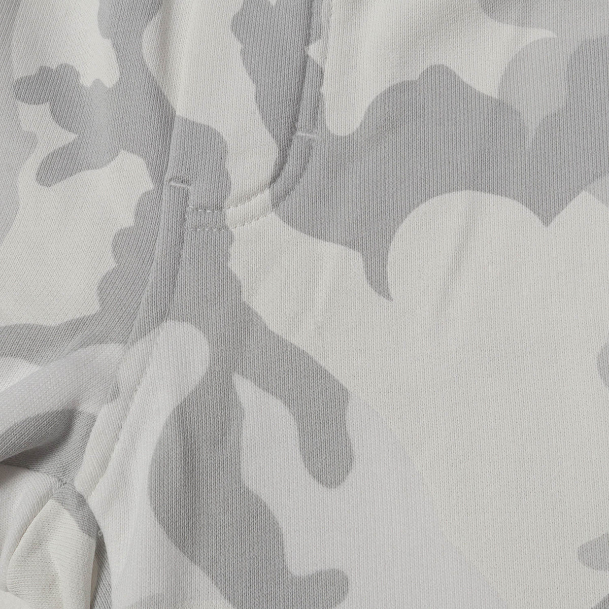 22SS ツータック カモ カーゴ ショート パンツ (Jersey jogging shorts with logo tag)