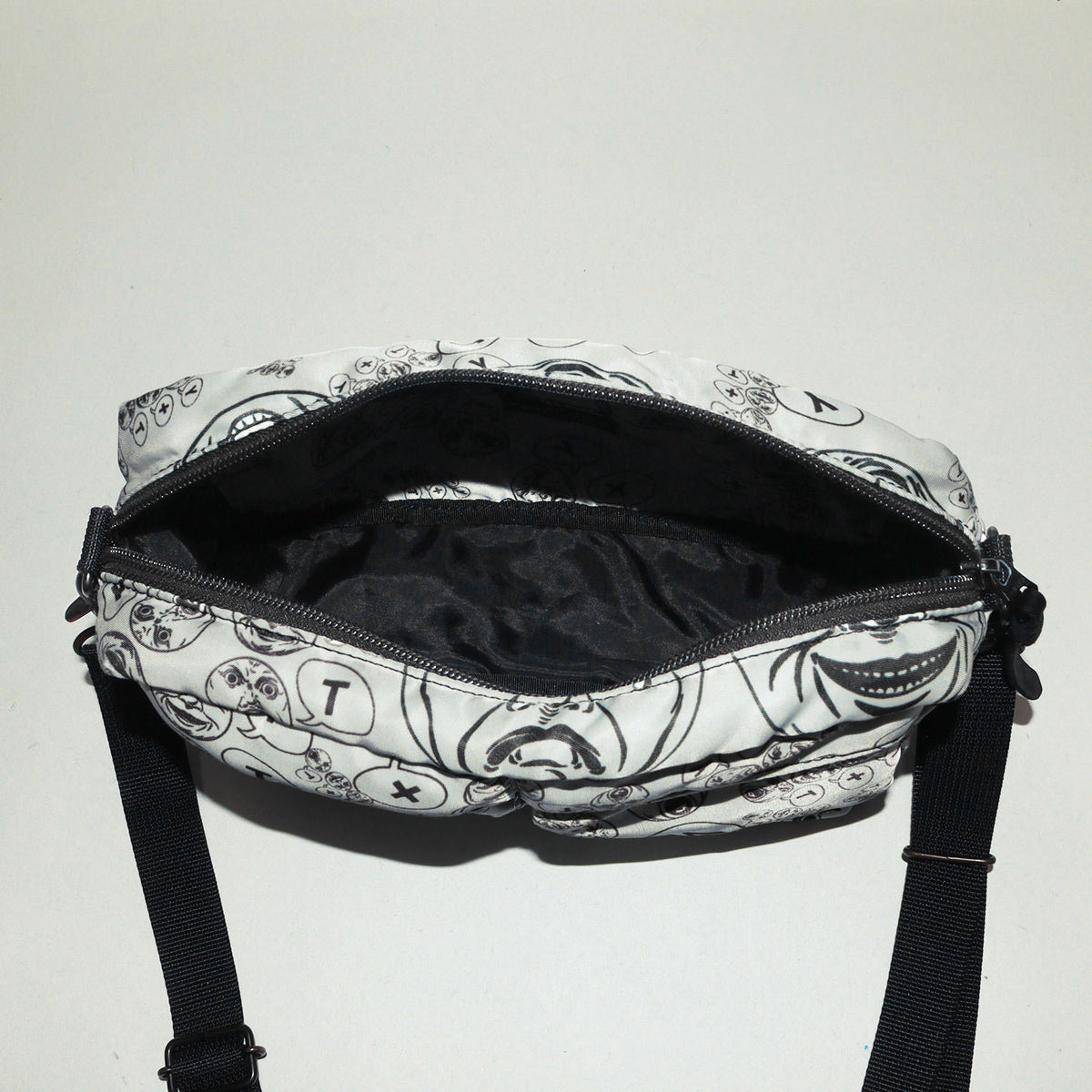 24AW × 横尾忠則 ショルダーバッグ (SHOULDER BAG)