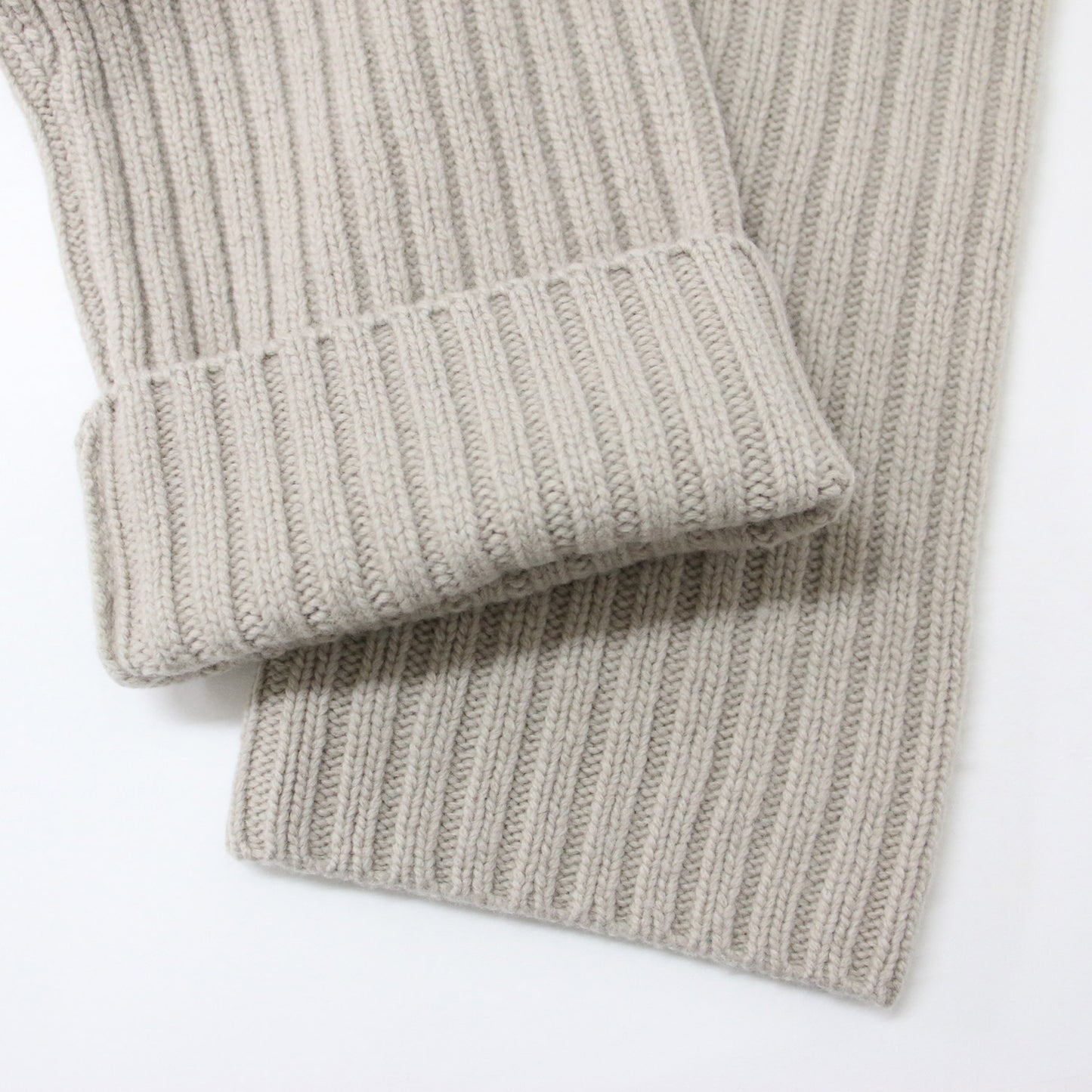 ニット セーター プルオーバー ハイネック タートルネック ミドルゲージ リブ編み スリット ウール ナイロン 23秋冬 240318