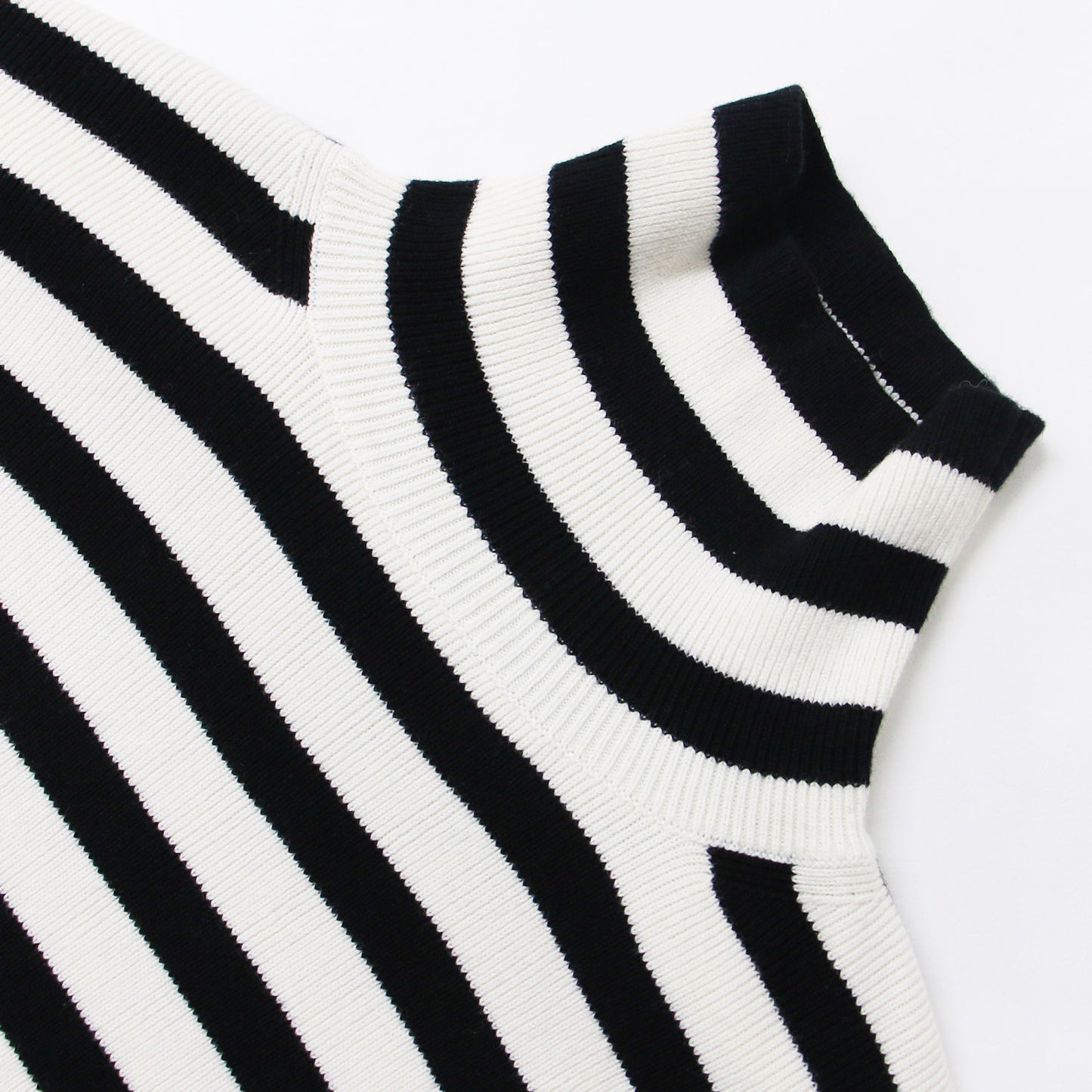 シルキーウール ボーダー ハイネック ニット / プルオーバー 長袖 ボリュームスリーブ 241118