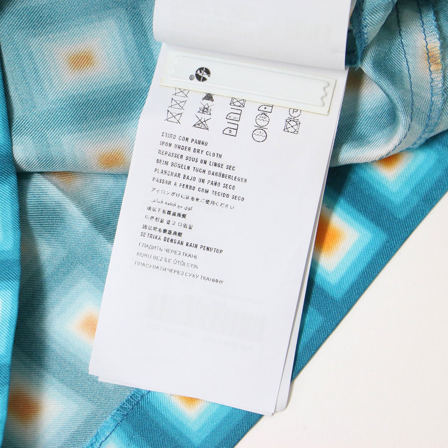 スクエア柄 シルク ミディ ワンピース / 長袖 総柄 ワイドネック ベルト 241104