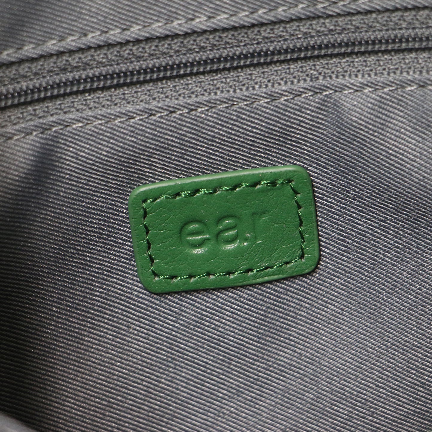 23秋冬 オーバルチャーム 巾着 バッグ L / ショルダーバッグ レザー 牛革 斜め掛け 241107