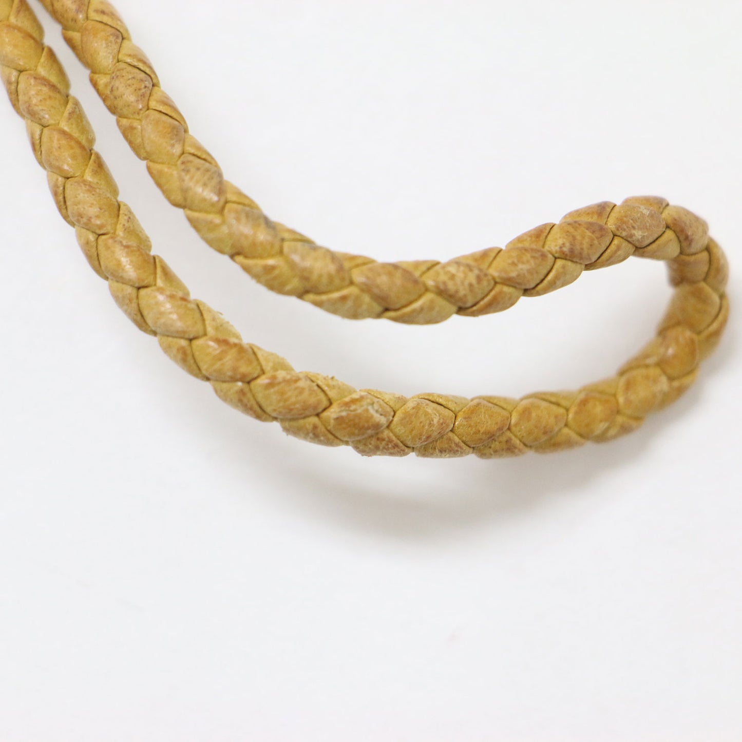 イントレチャート ロング ストラップ / ネックストラップ 編み込み レザー キーリング