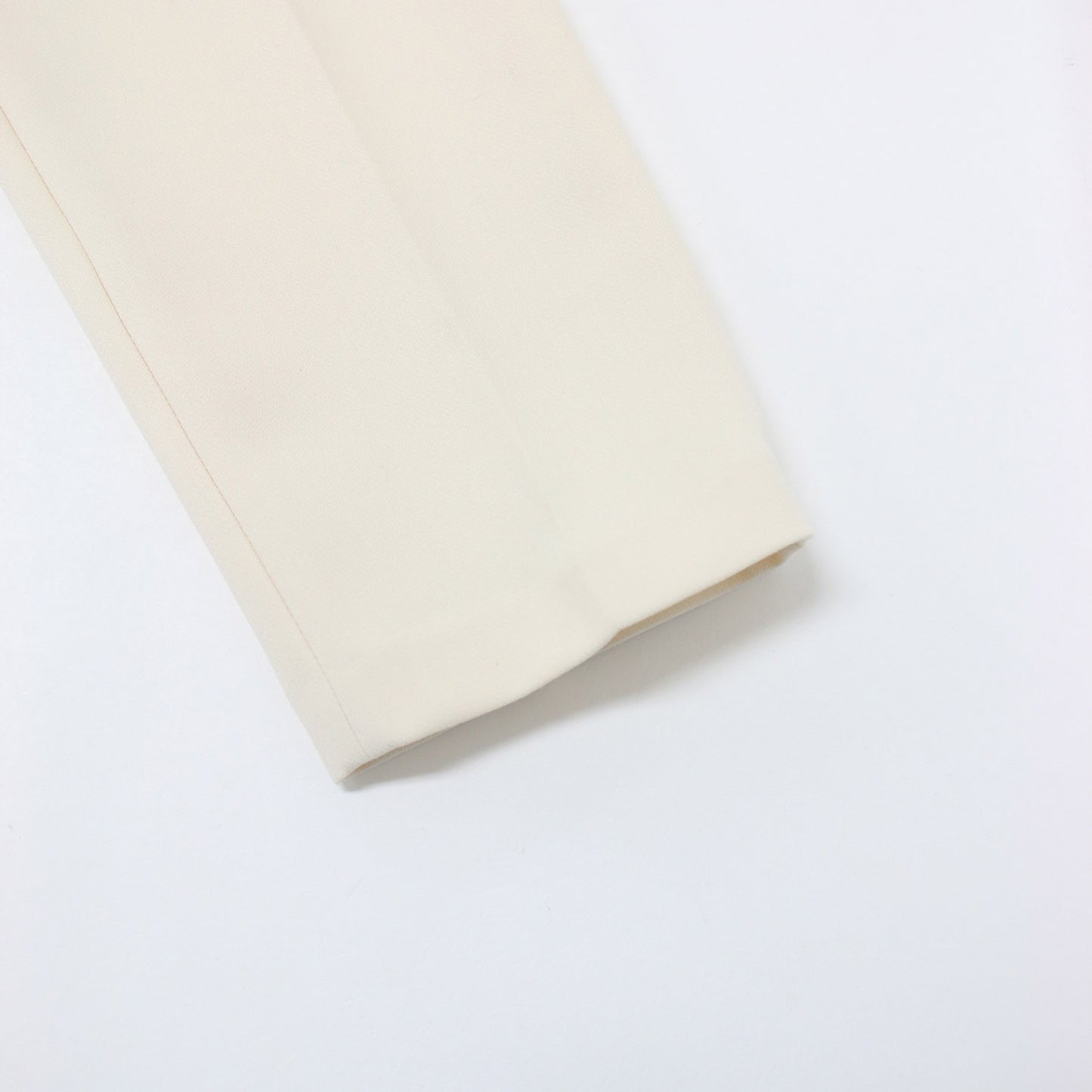 24春夏 フェイクパール ペプラム ブラウス セットアップ / テーパードパンツ 長袖 キーネック ウエストゴム