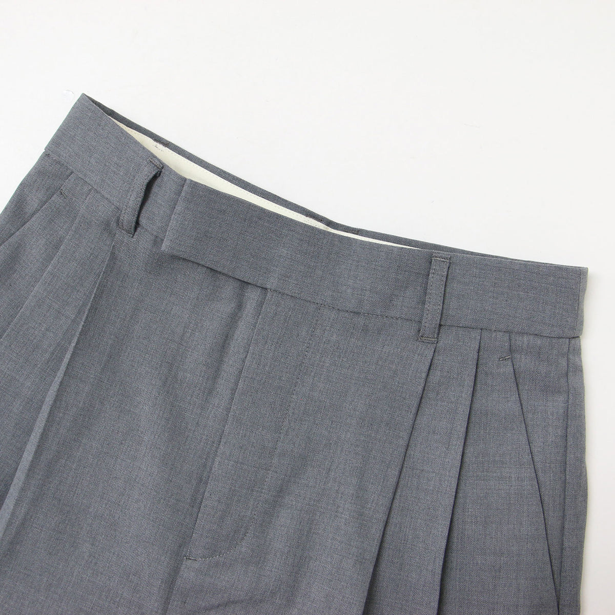 24秋冬 シークレット スラックス / パンツ セミワイド タック センタープレス ウール混