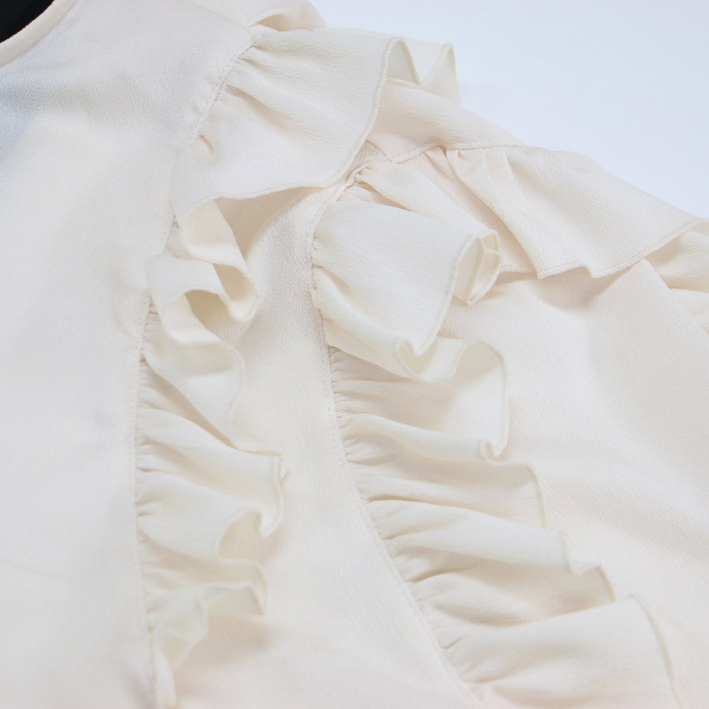 ラッフルスリーブ ブラウス / RUFFLE SLEEVE BLOUSE プルオーバー クルーネック 長袖 フリル