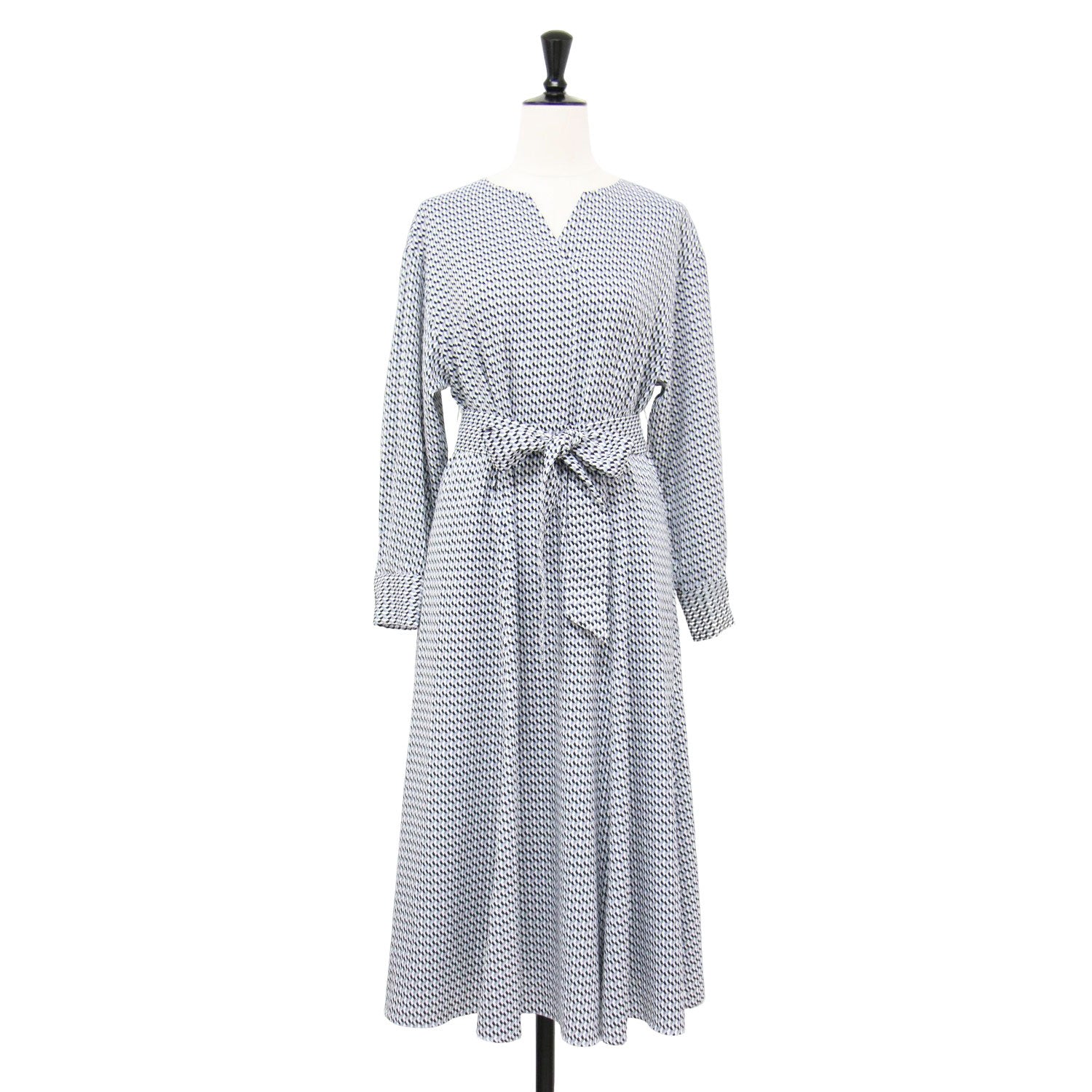 UNTITLED 幾何学模様 長袖ロングワンピース UNTITLED 幾何学模様 ロングワンピース