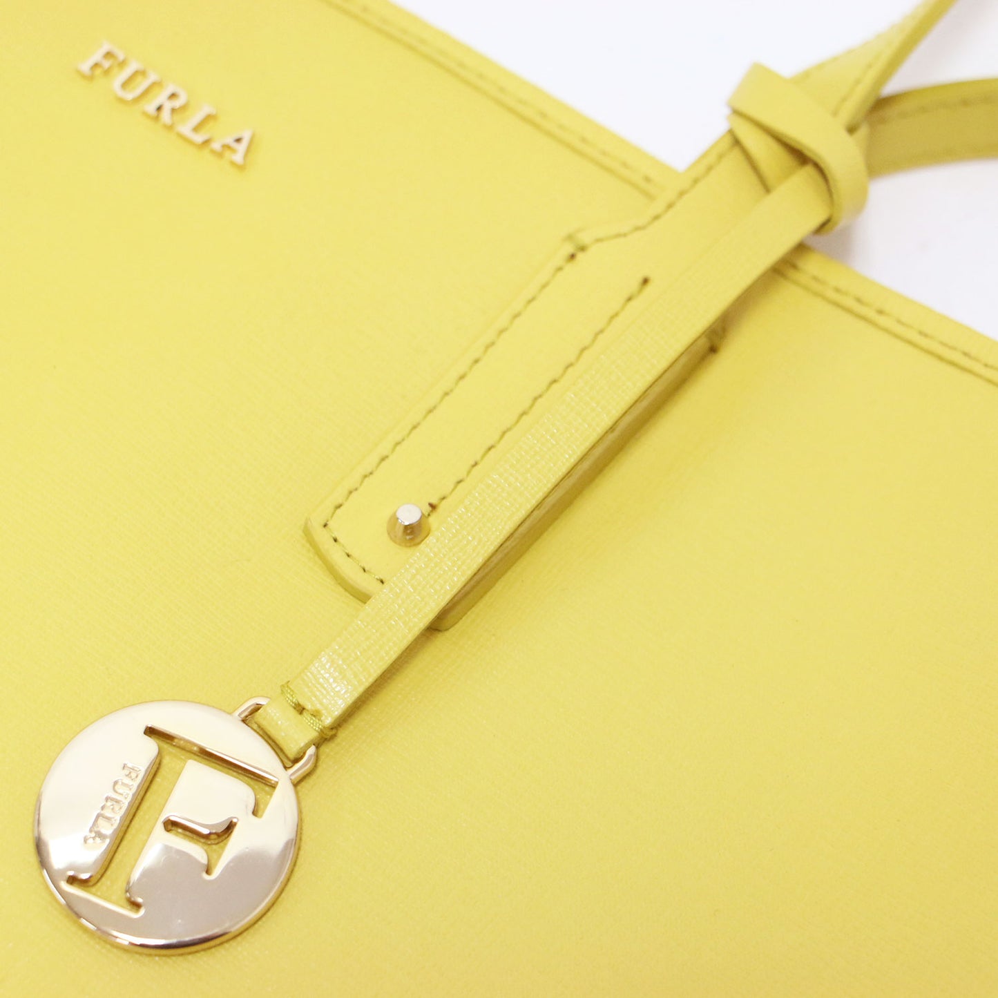 サフィアーノレザー トートバッグ / ハンドバッグ 肩掛け ロゴ