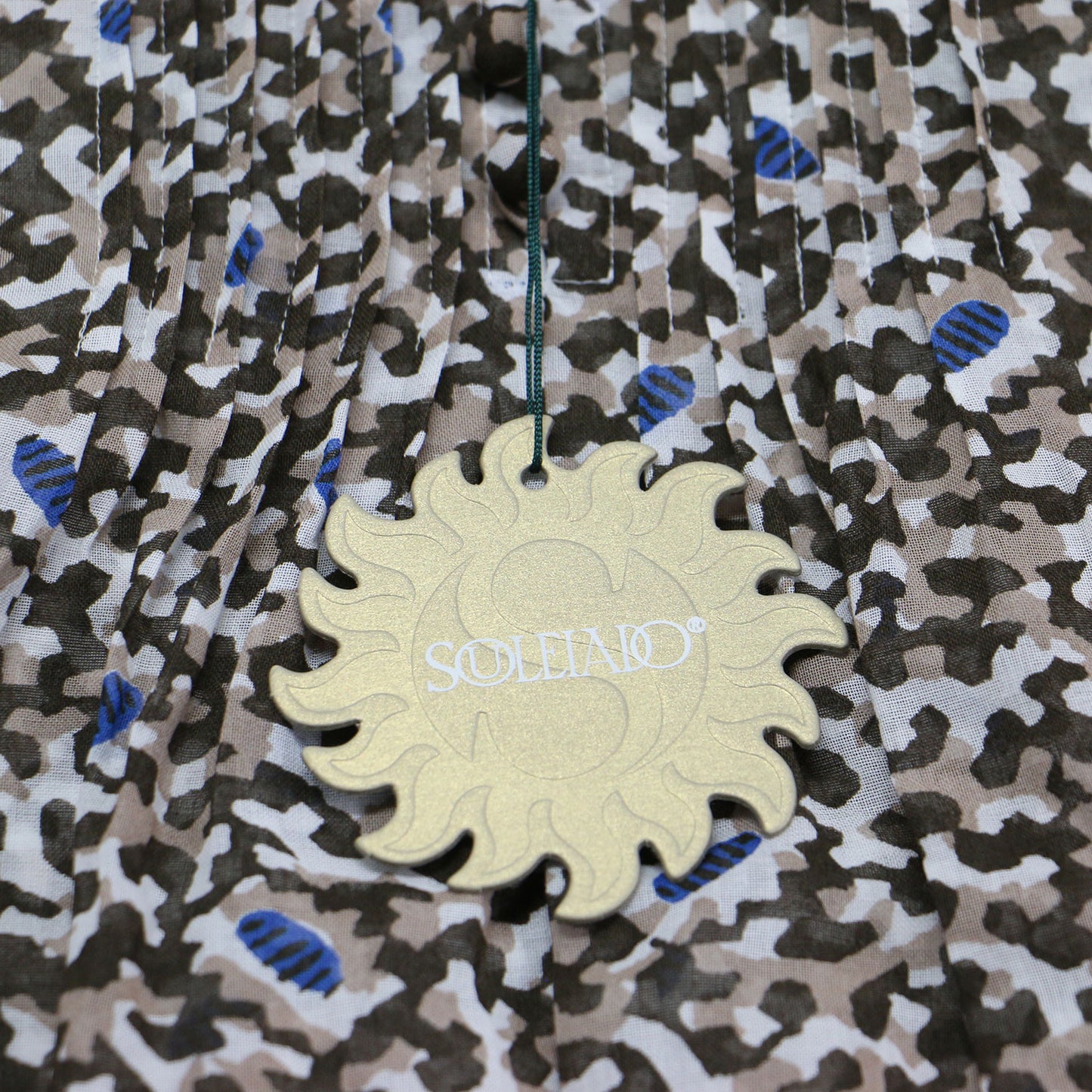 23春夏 コットン プリント ノースリーブ ブラウス / シャツ クルーネック タック シアー Aライン 総柄