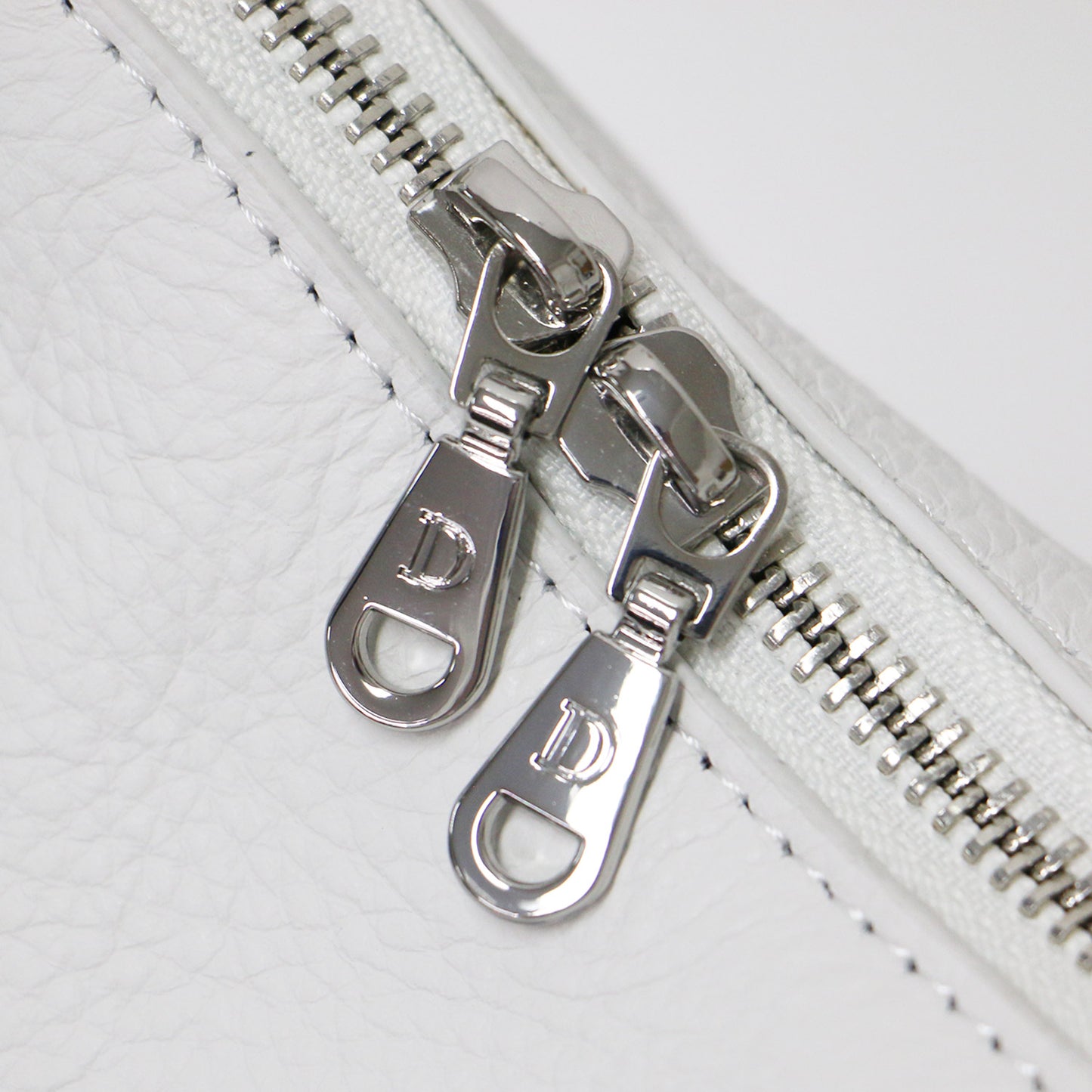 25春夏 シュリンクレザー ショルダーバッグ / ホーボーバッグ 肩掛け 斜め掛け カウレザー