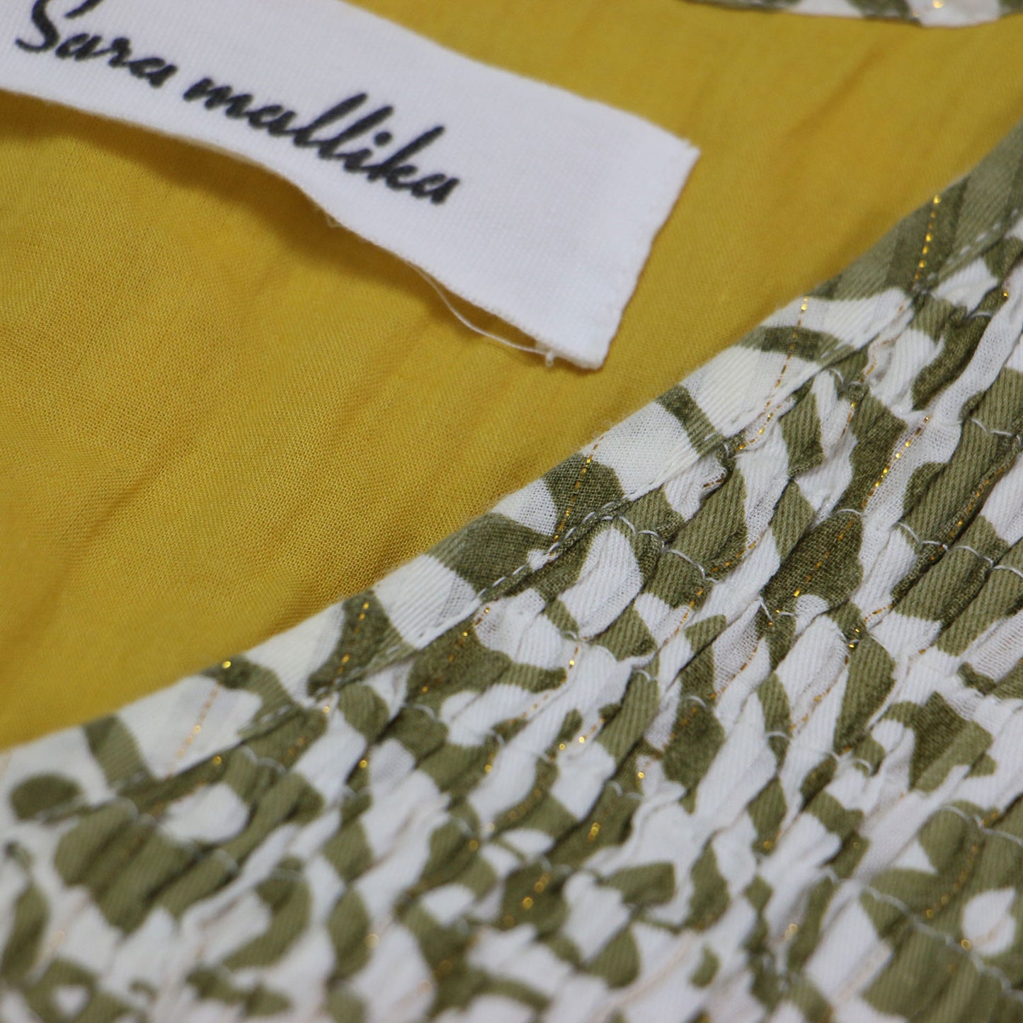 ダブルフラワープリント ワンピース / ドレス 長袖 Vネック マキシ丈 ラメ プリーツ フレア コットン