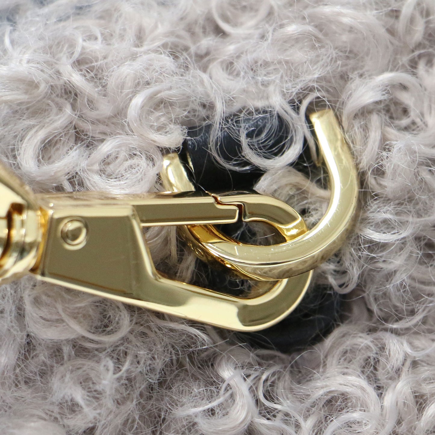 23秋冬 ELMO エコファー 2WAY ハンドバッグ / ELMO ショルダーバッグ タッセル チャーム ゴールド金具