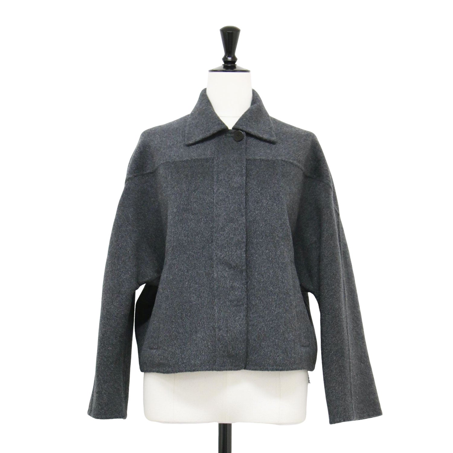 theory luxe セオリーリュクス コート グレー サイズ:S32(XXS) | 24秋冬 ダブルフェイス ショートコート | Moxie Briane | レギュラーカラーコート コンパクト丈 ボックス ポケット ウール カシミヤ | アウター ブルゾン 上着【レディース】【中古】【K4653】 24秋冬 ダブルフェイス ショートコート / Moxie Briane レギュラー