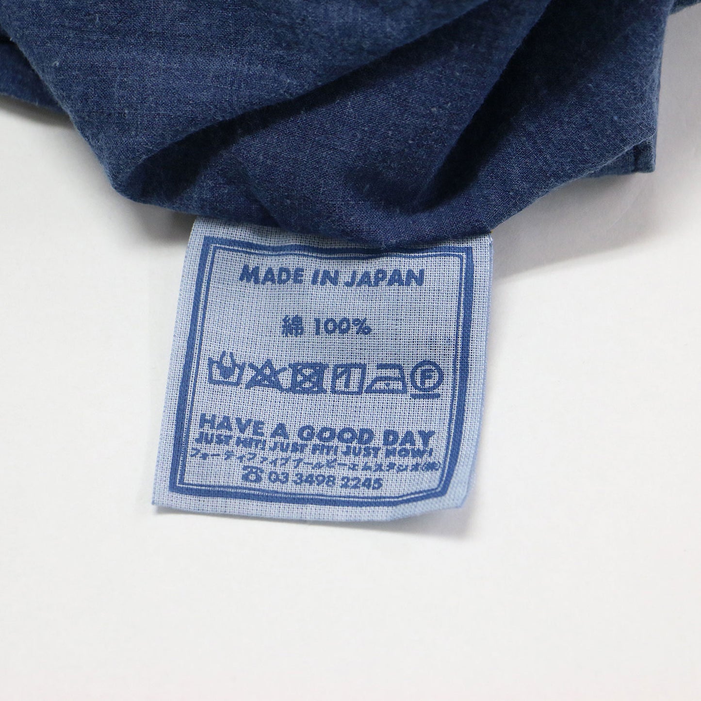 908ビッグーグーシャツ / ブラウス 長袖 ノーカラー スリット プリーツ ウッドボタン ロゴ 刺繍 コットン