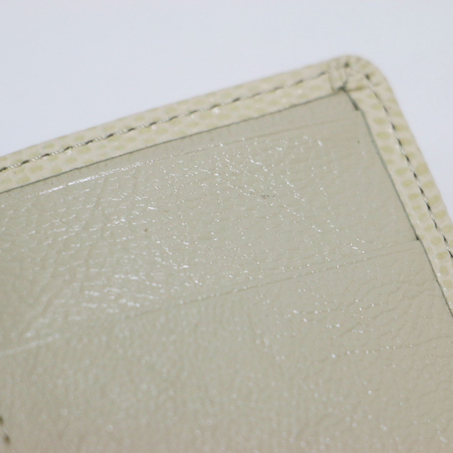 型押しレザー 三つ折り 財布 / ウォレット ミニ 金具 本革