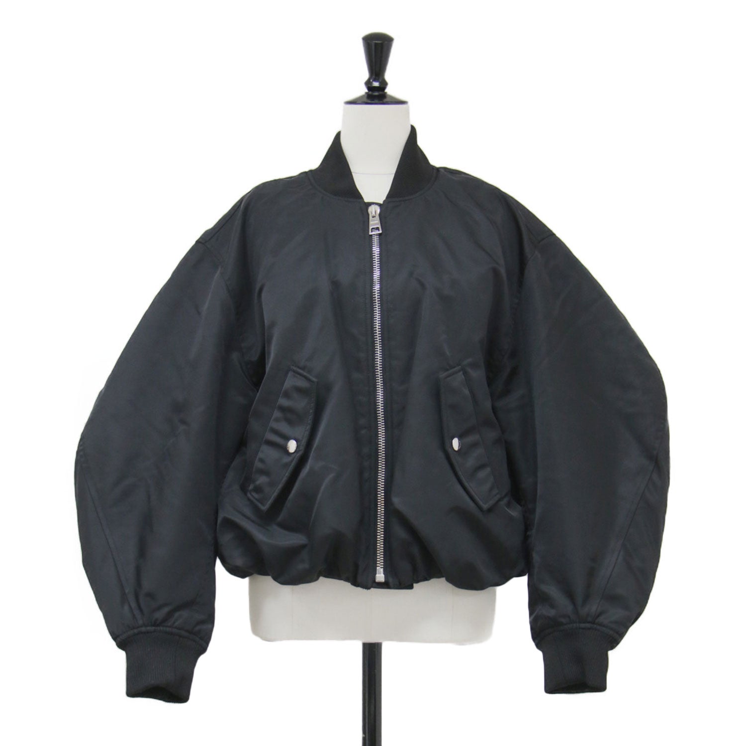 GIVENCHY (ジバンシィ) 26春夏 ナイロン クロップド コクーン ボンバー 