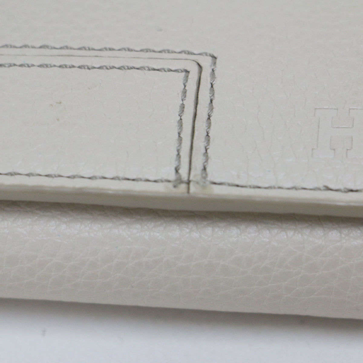 ペッツォ レザー 三つ折り 財布 / コンパクトウォレット Hロゴ 本革