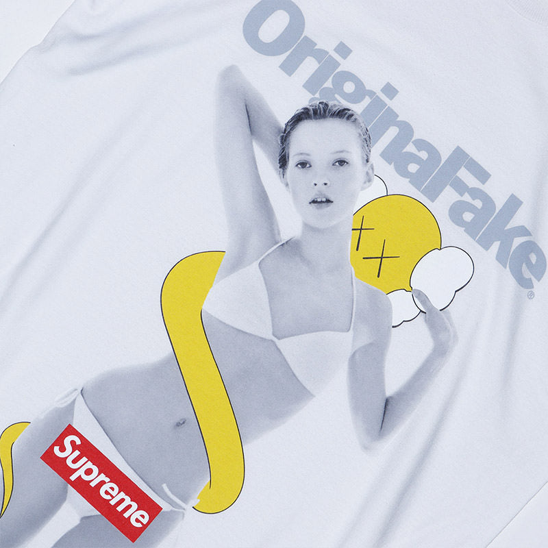 [SUPREME]まさにアート！ケイトモスとKAWSの共演！