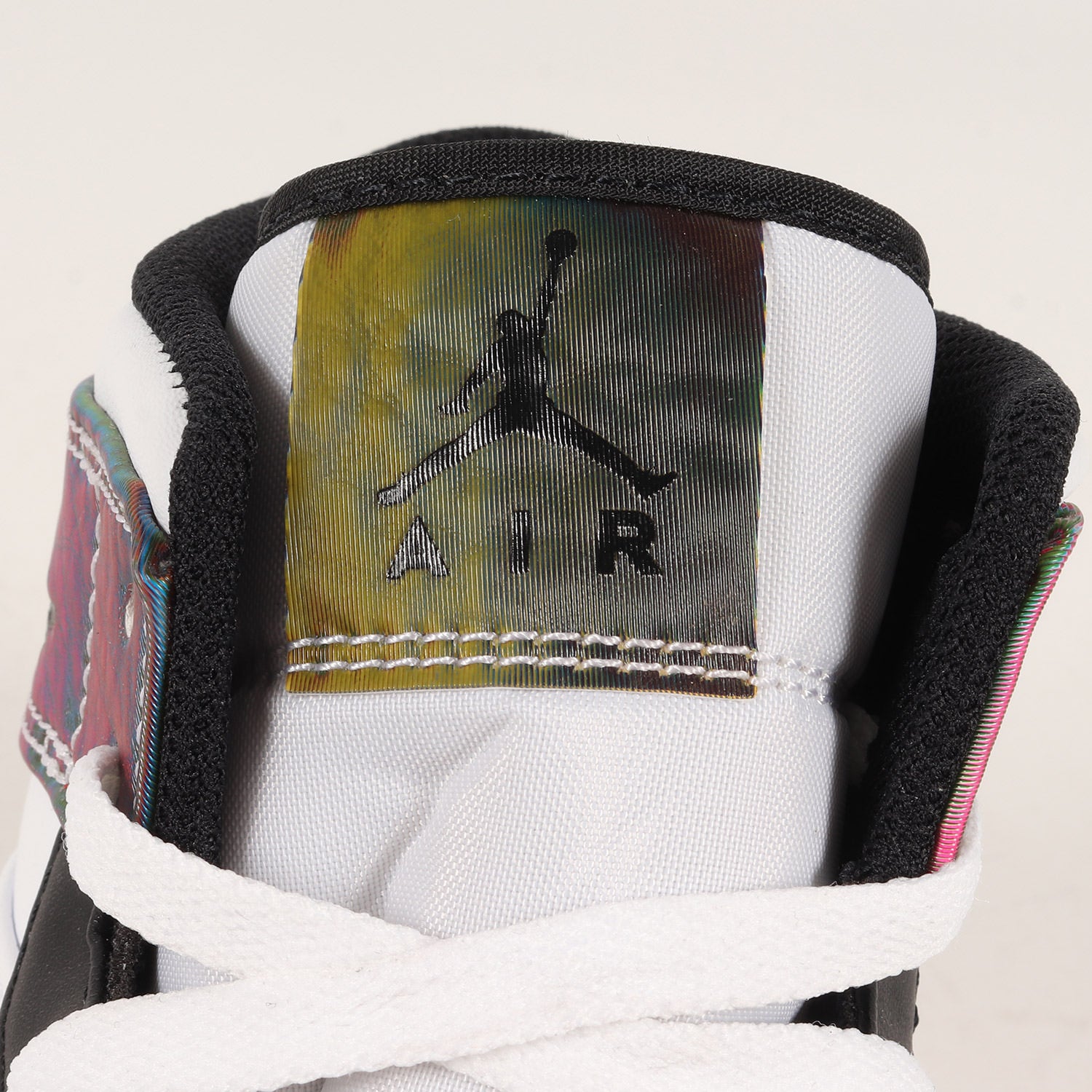 NIKE (ナイキ) AIR JORDAN 1 MID SE HEAT SENSITIVE PANELS NIKE (ナイキ) AIR JORDAN 1 MID SE HEAT SENSITIVE PANELS