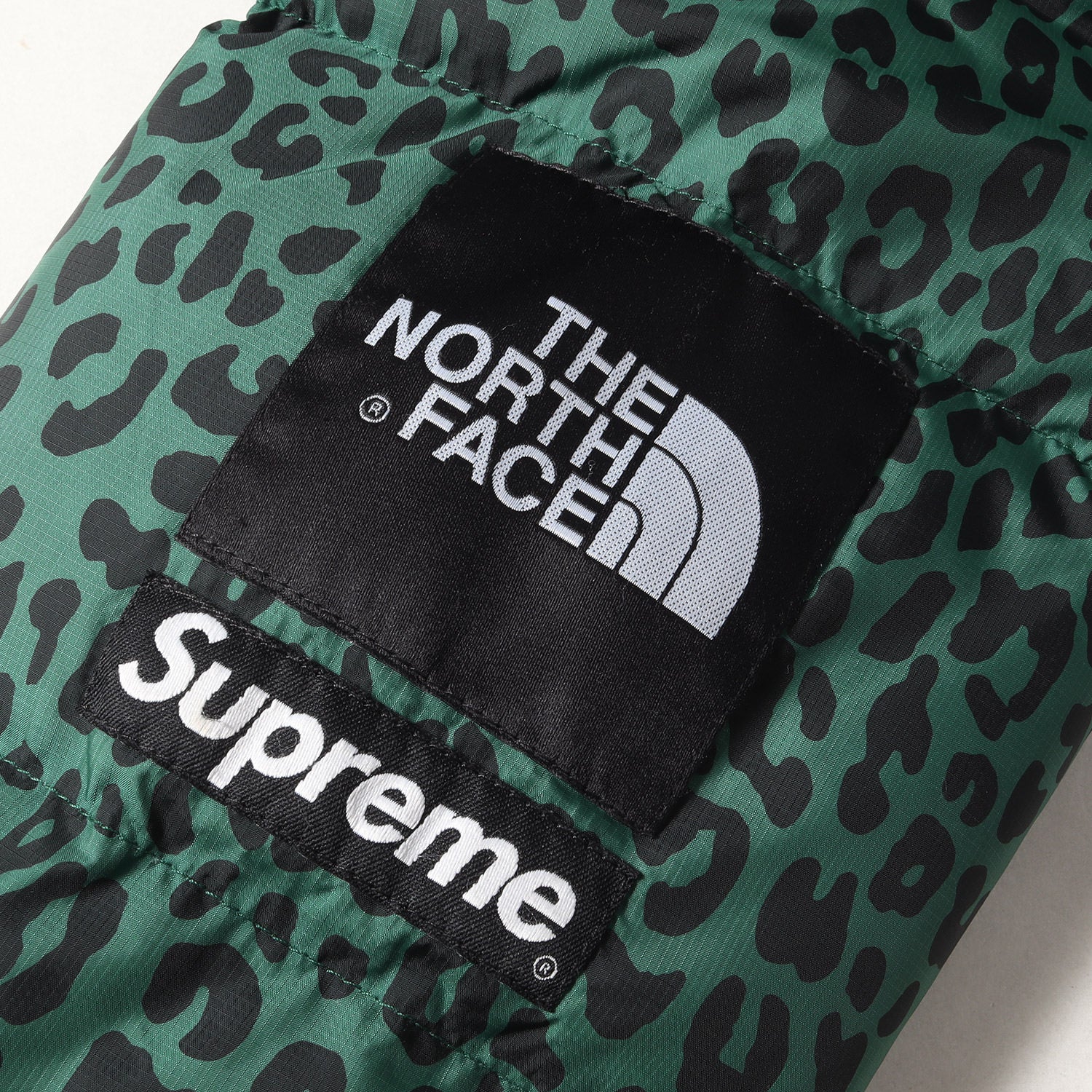 Supreme (シュプリーム) 11AW ×THE NORTH FACE レオパード ヌプシ