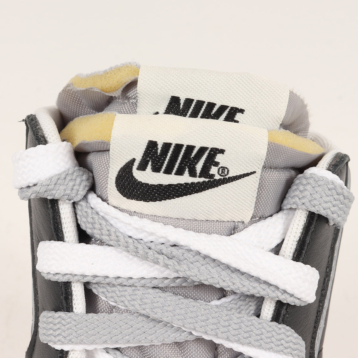 19AW ×NIKE BLAZER MID / SACAI (BV0072-002)