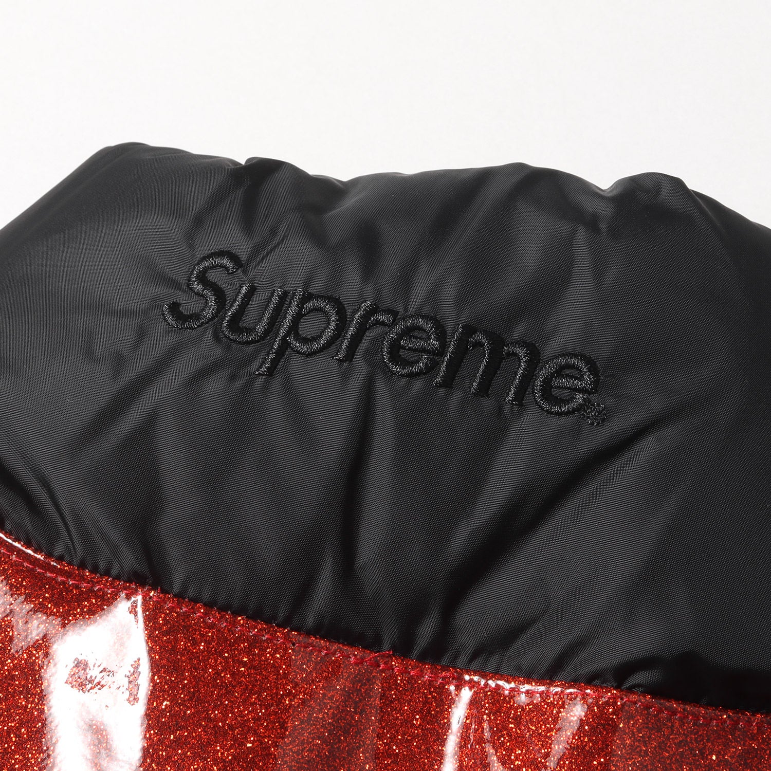 Supreme (シュプリーム) 22AW グリッター ヨーク ダウンジャケット(Glitter Yoke Down Puffer Jacket) -  ブランド古着の通販・買取 | BEEGLE by Boo-Bee