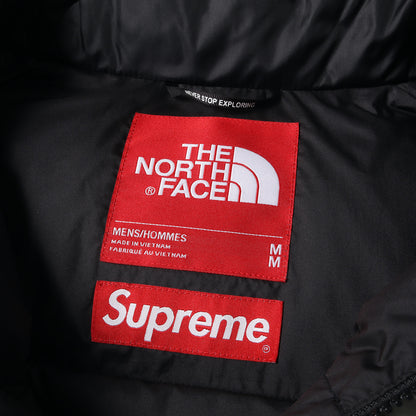 ×THE NORTH FACE ペーパープリント ヌプシ ダウンジャケット(Paper Print Nuptse Jacket)