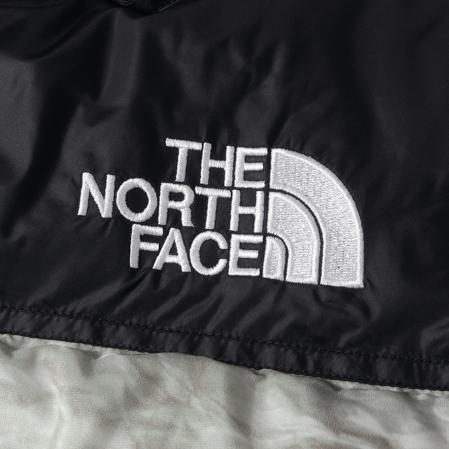 ×THE NORTH FACE ペーパープリント ヌプシ ダウンジャケット(Paper Print Nuptse Jacket)