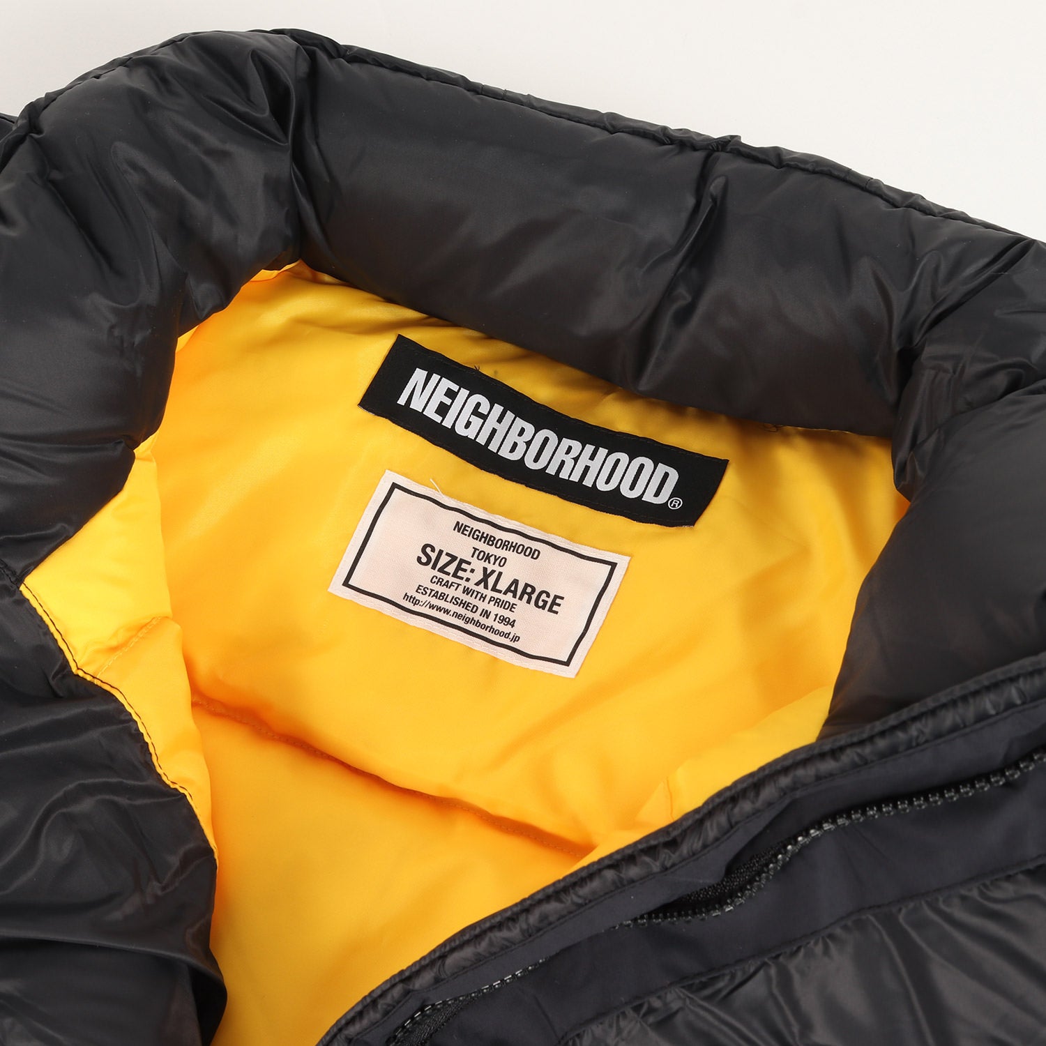 NEIGHBORHOOD (ネイバーフッド) TEAM ワッペン付き ナイロン ダウン 