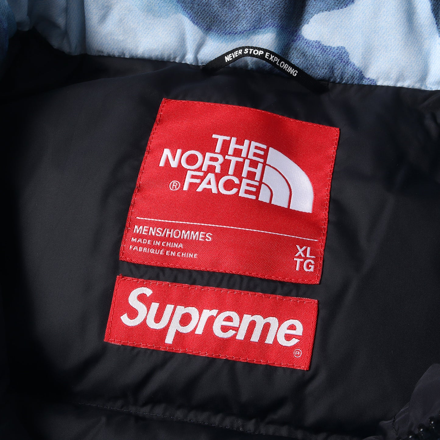 21AW ×THE NORTH FACE ブリーチド デニム プリント ヌプシ ダウンジャケット(Bleached Denim Print Nuptse Jacket ND52100I)