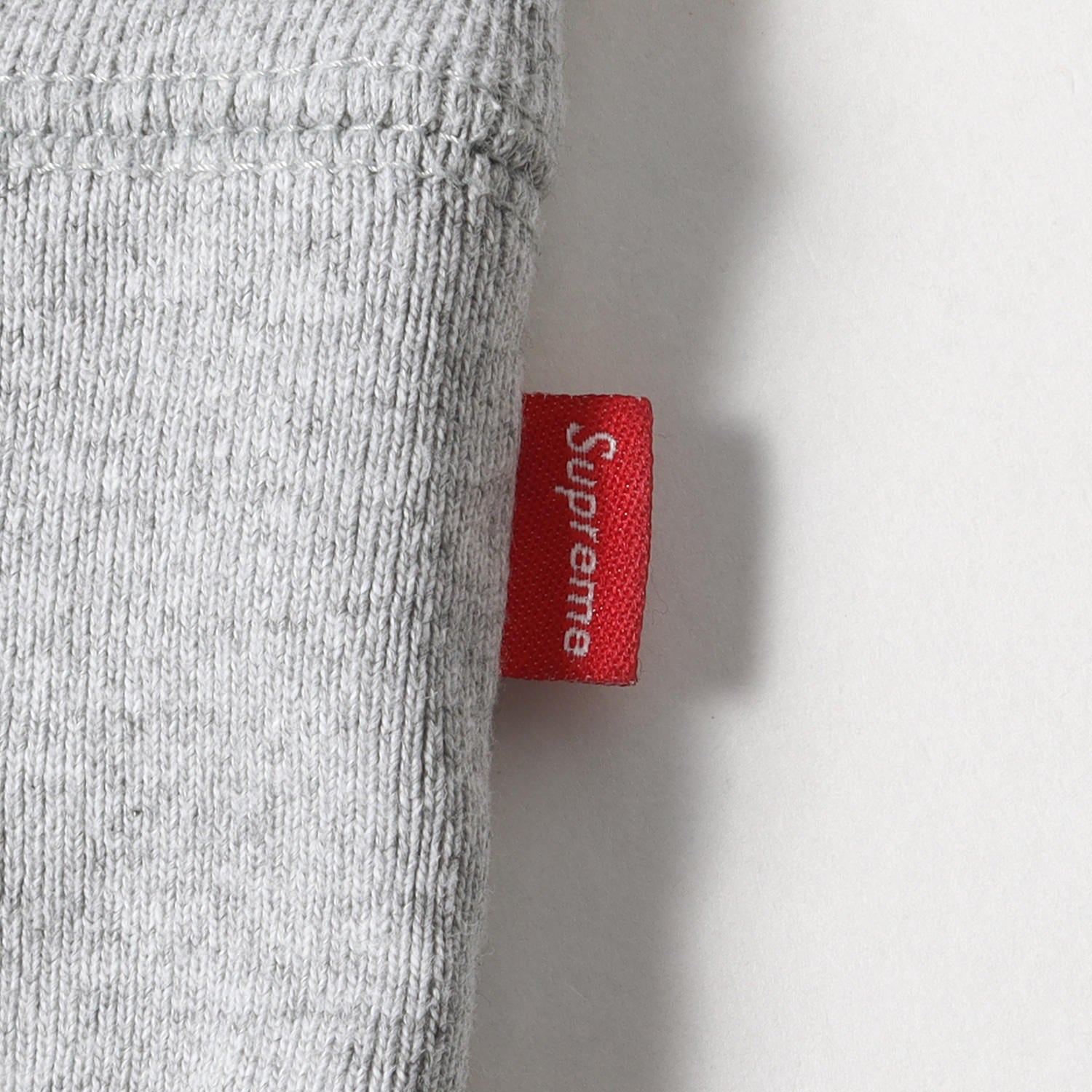 Supreme (シュプリーム) 21SS ×KAWS チョーク BOXロゴ スウェットパーカー(Chalk Logo Hooded  Sweatshirt) - ブランド古着の通販・買取 | BEEGLE by Boo-Bee