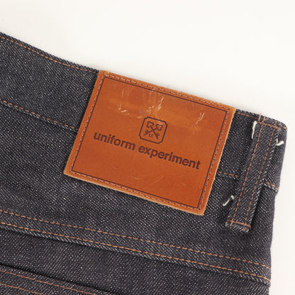 ストレート リジッド デニムパンツ(UNDISCOLORATION DENIM JEANS)