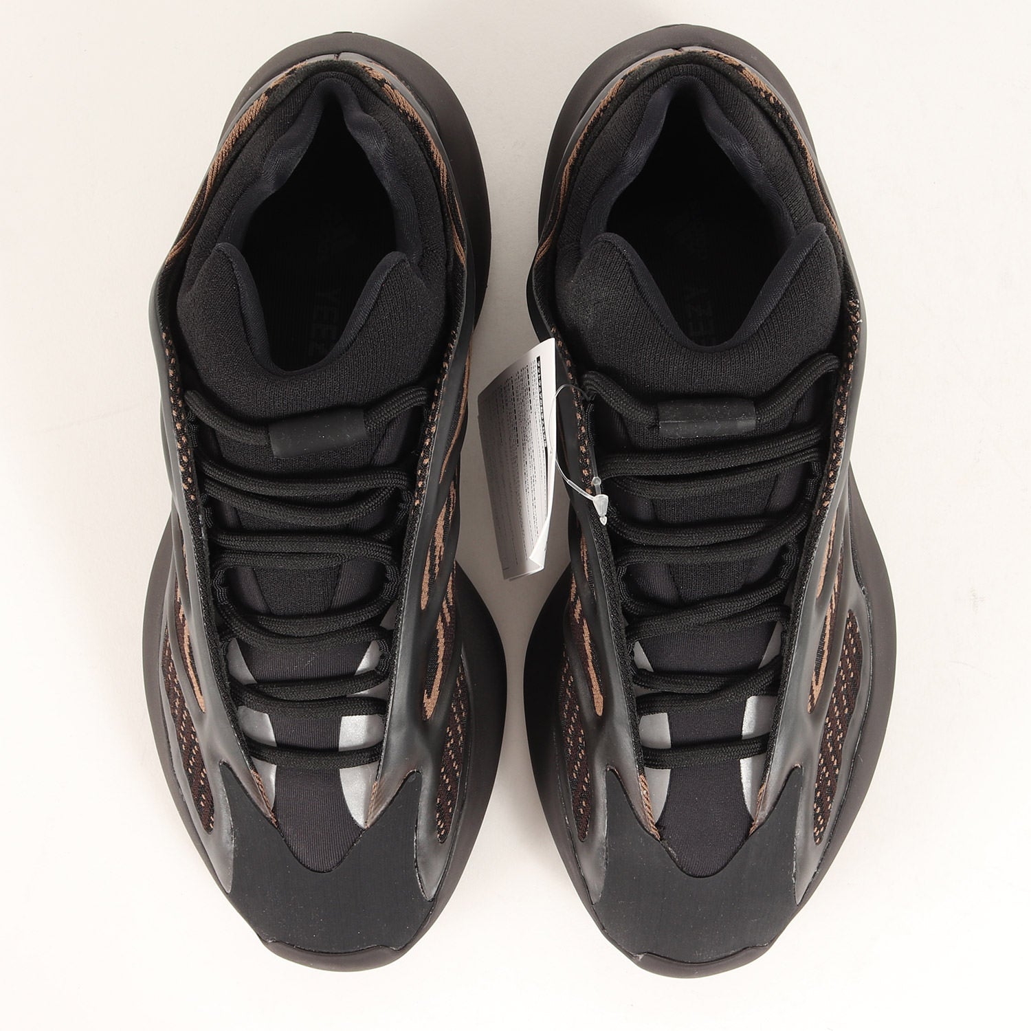 adidas (アディダス) 20AW YEEZY 700 V3 CRAY BROWN (GY0189) – ブランド古着の通販・買取 |  BEEGLE by Boo-Bee