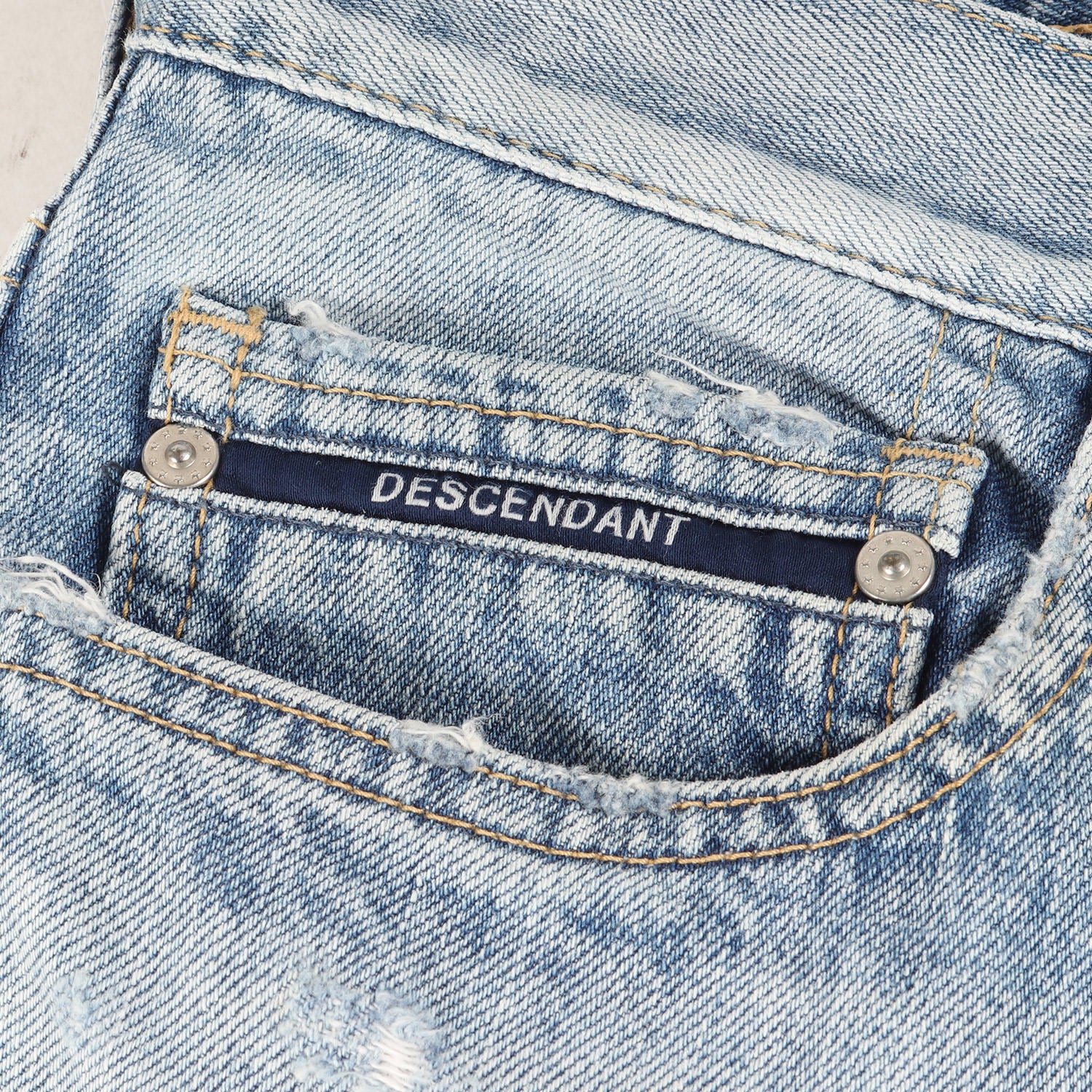 DESCENDANT (ディセンダント) クラッシュリペア加工 スリム デニム 