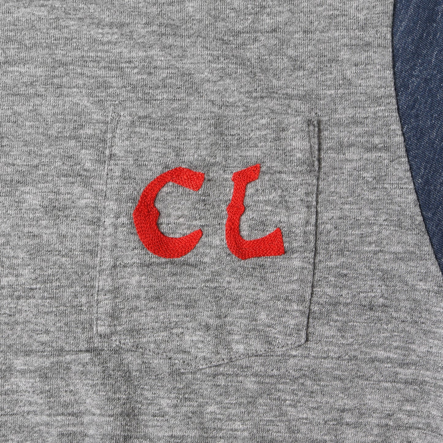 チェーン刺繍ロゴ 2トーン ポケット Tシャツ