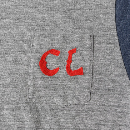 チェーン刺繍ロゴ 2トーン ポケット Tシャツ