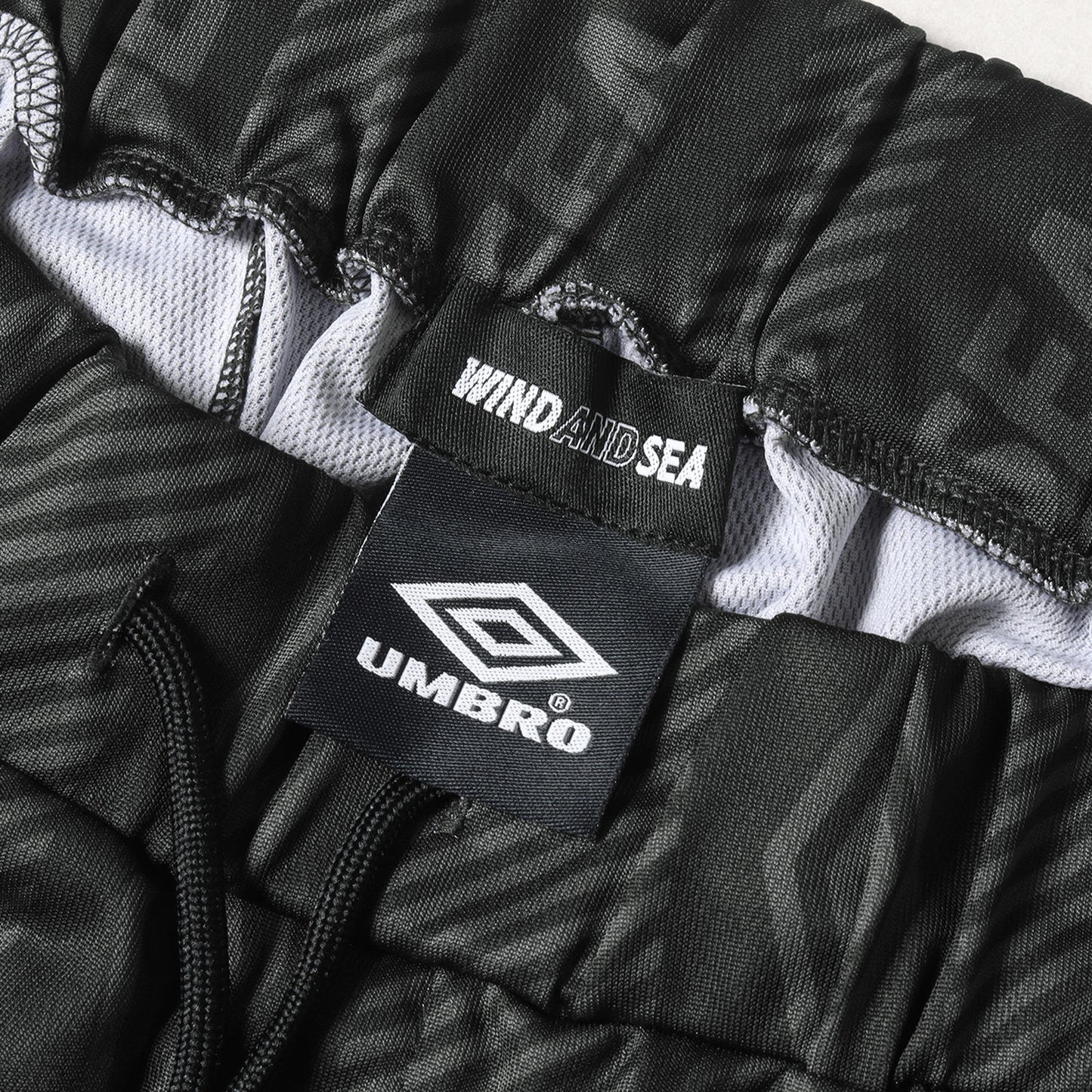 23SS ×UMBRO ストライプ サッカー ショーツ