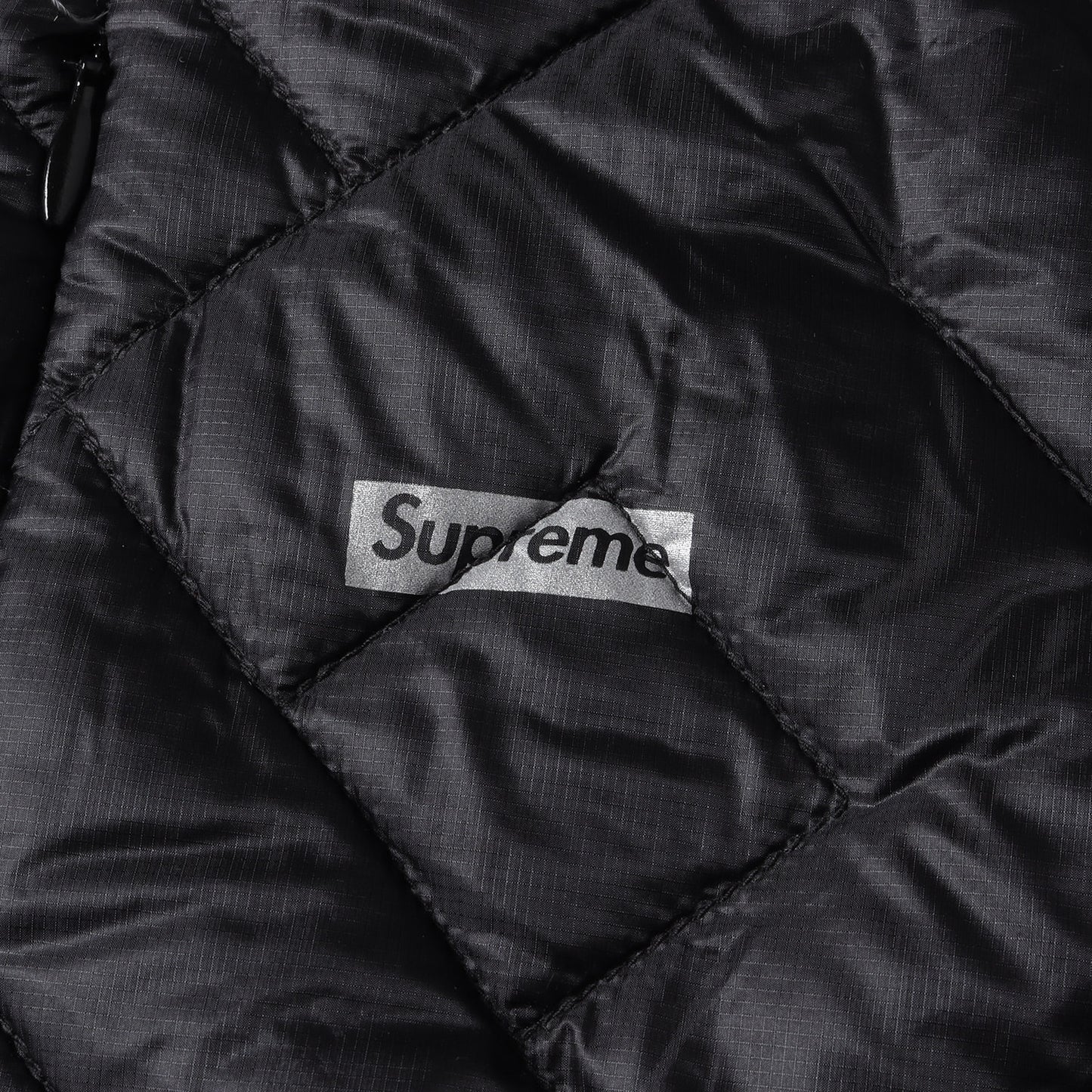 22SS Sロゴ キルティング ライトウェイト ダウンジャケット(Spellout Quilted Down Jacket)
