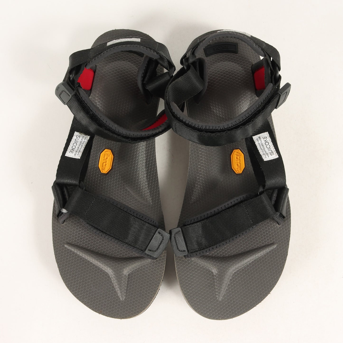 ×SUICOKE デパ VS ストラップサンダル (DEPA V2)